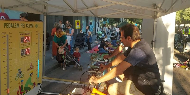 Activitat 'Pedalem pel clima' en el 'Dia Sense Cotxes' a Sant Cugat. FOTO: TOT