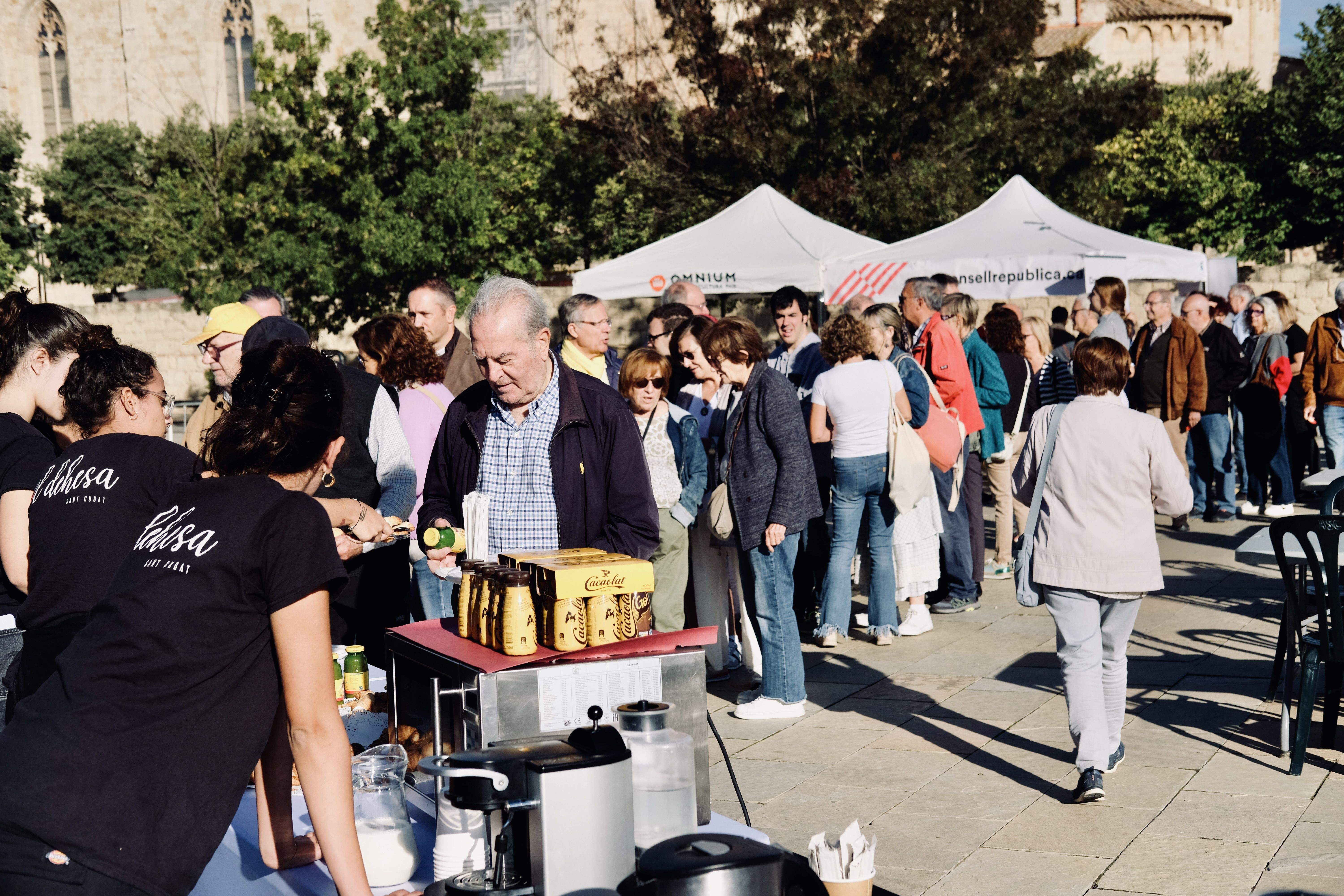 Esmorzar per la celebració del dia 1 d'octubre. FOTO: Ale Gómez