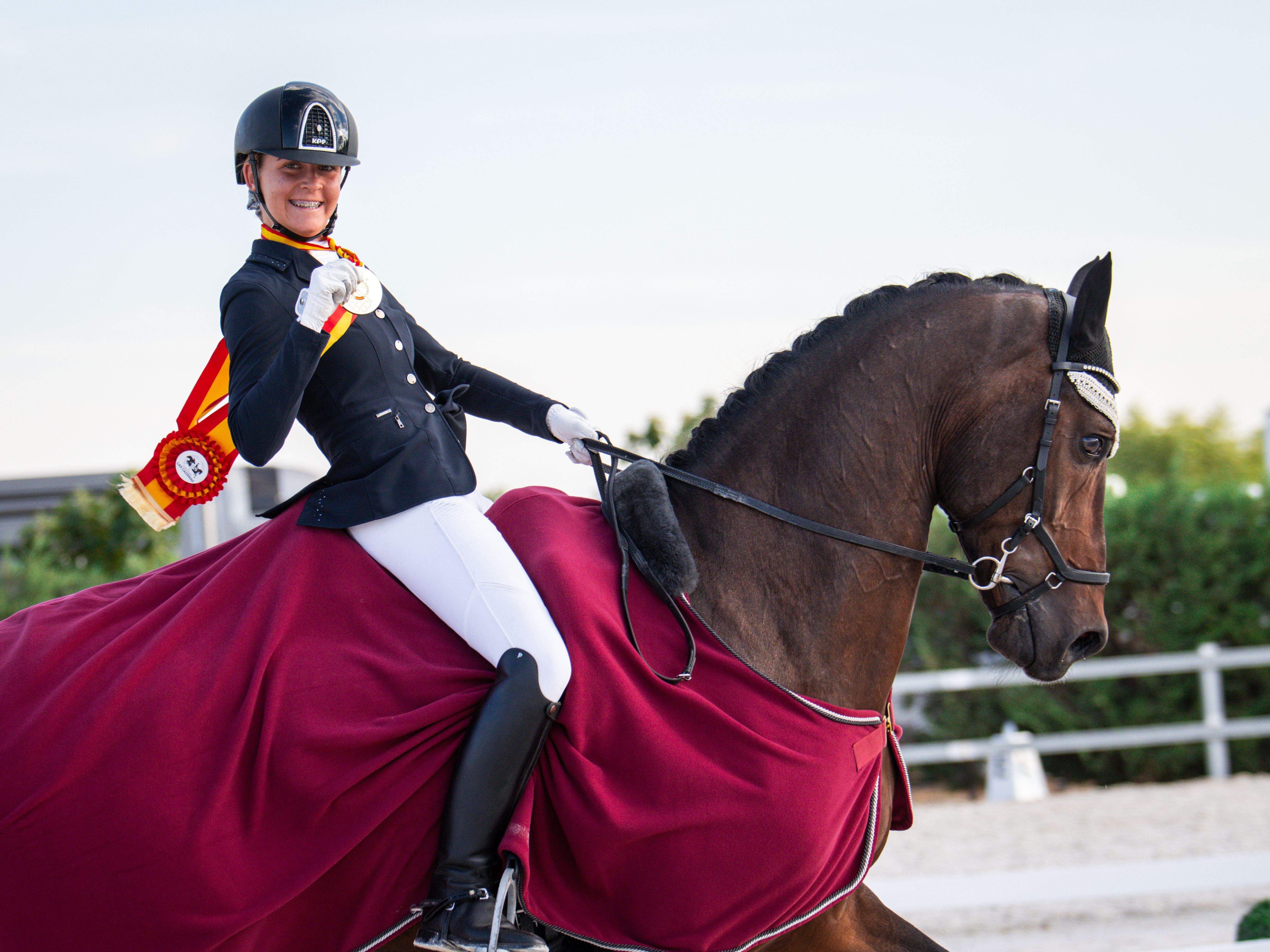 Clàudia Pomer, or en el Campionat d'Espanya de Doma Clàssica. FOTO: Cedida
