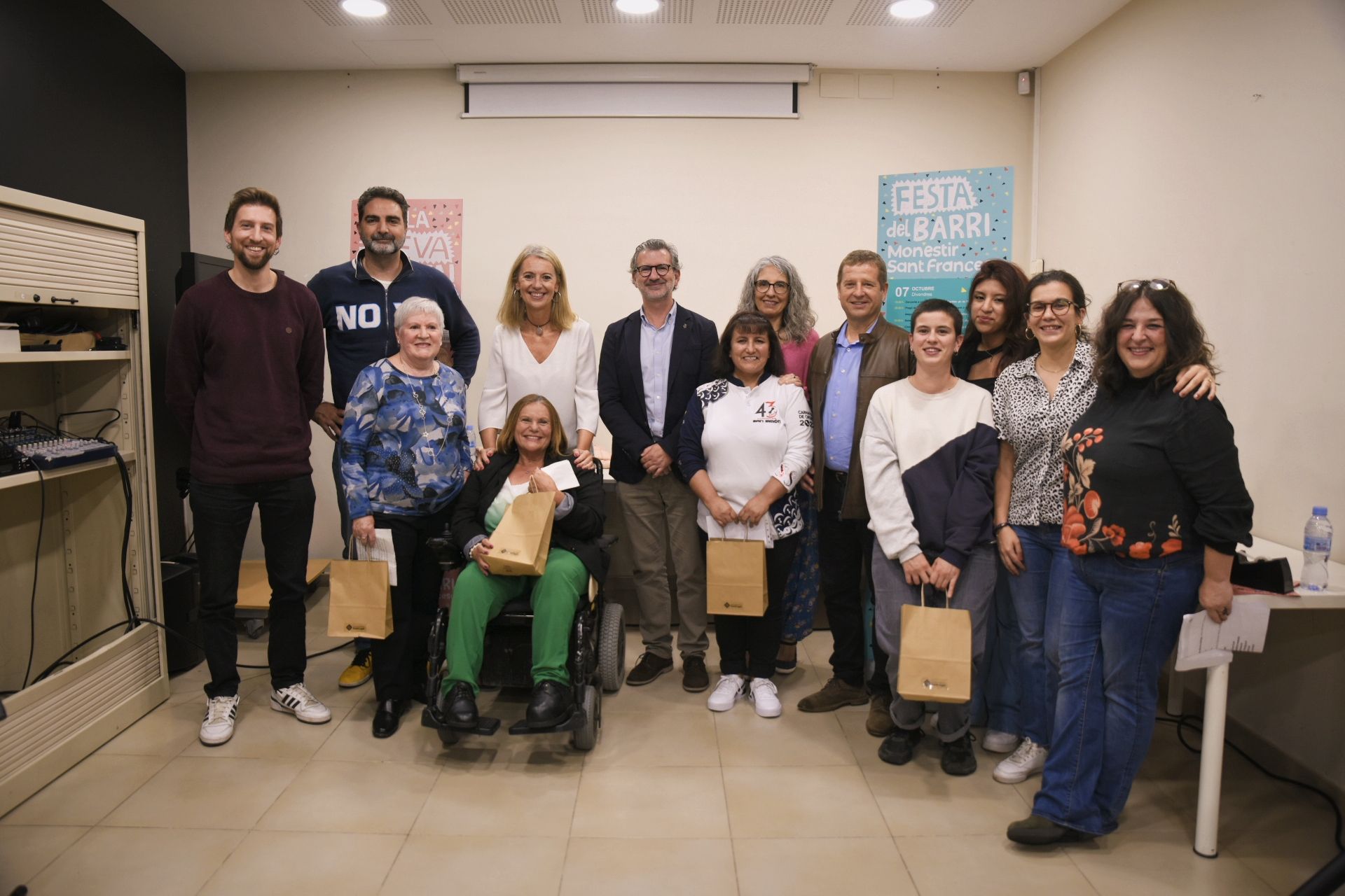 Foto de família de les pregoneres de la Festa Major del barri de Monestir-Sant Francesc (Sant Cugat). FOTO: Bernat Millet