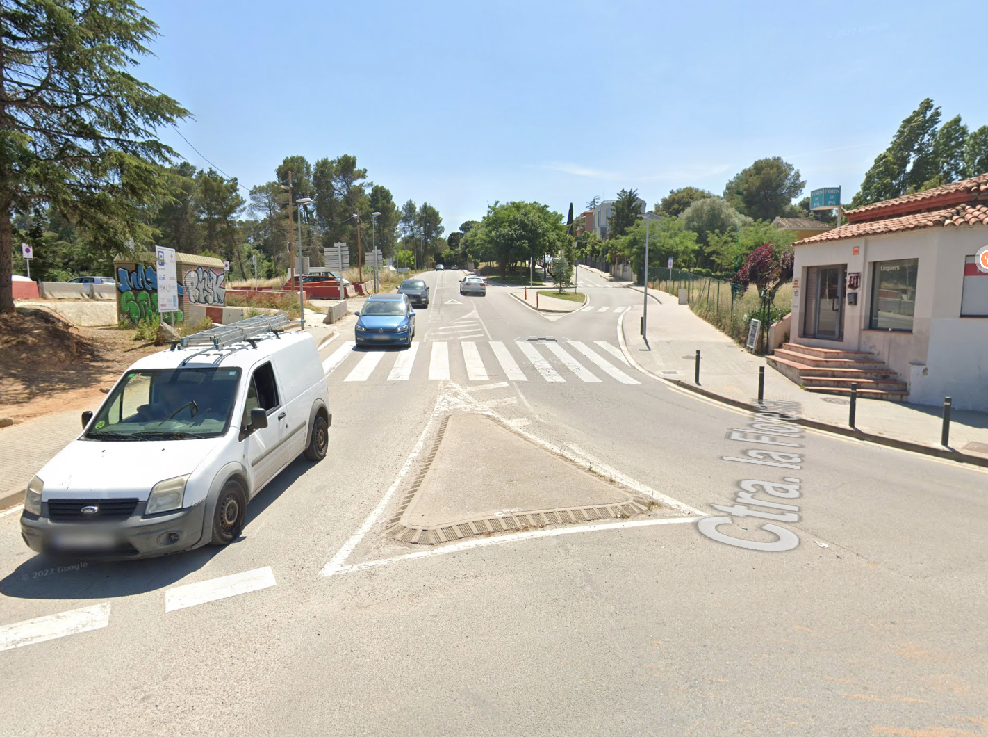 El nou carril sortirà de la plaça de Can Cadena i arribarà fins a l'entrada a La Floresta FOTO: Google Maps
