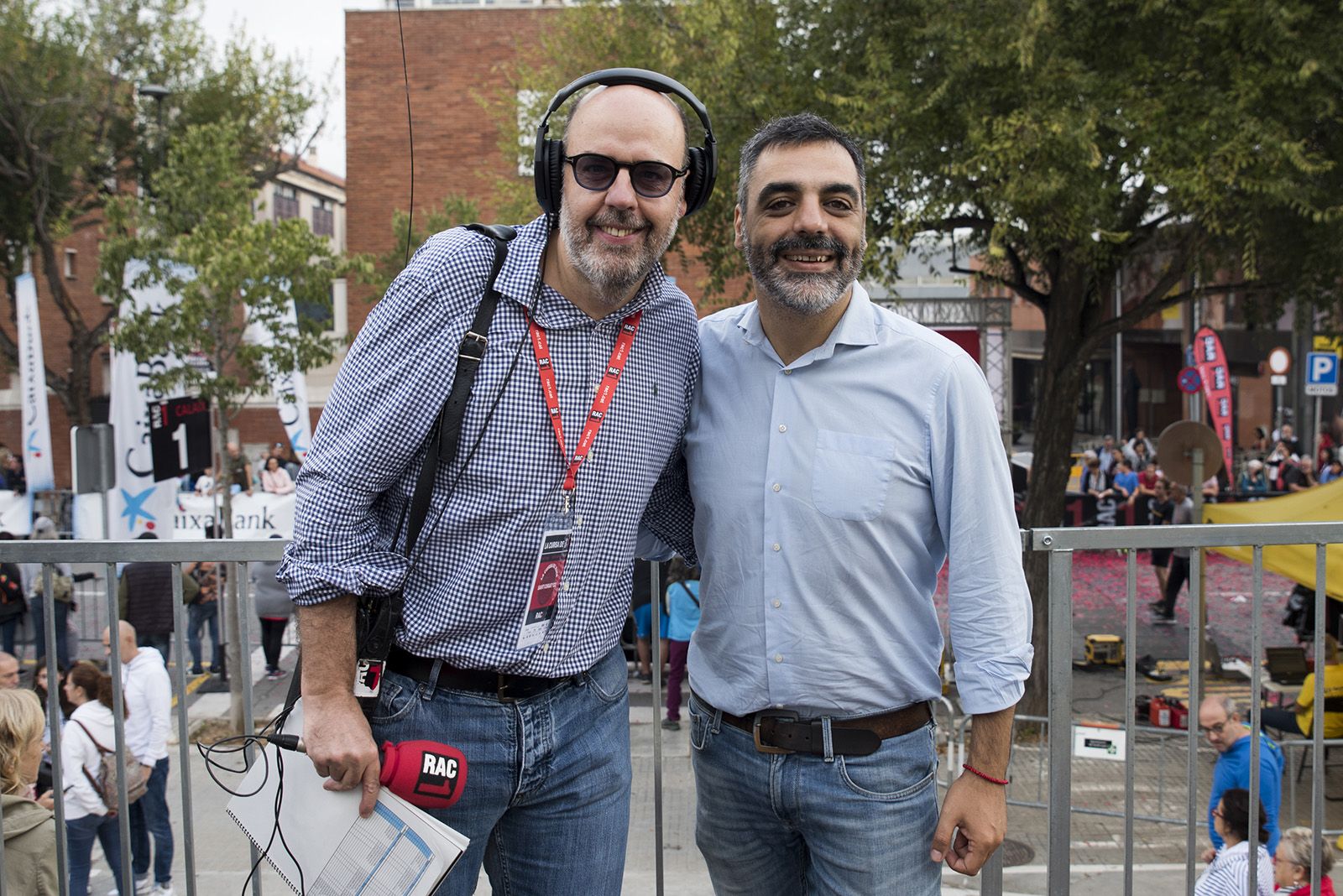 Jordi Basté i Jofre Llombart a La Cursa de Rac1 a Sant Cugat. FOTO: Bernat Millet.