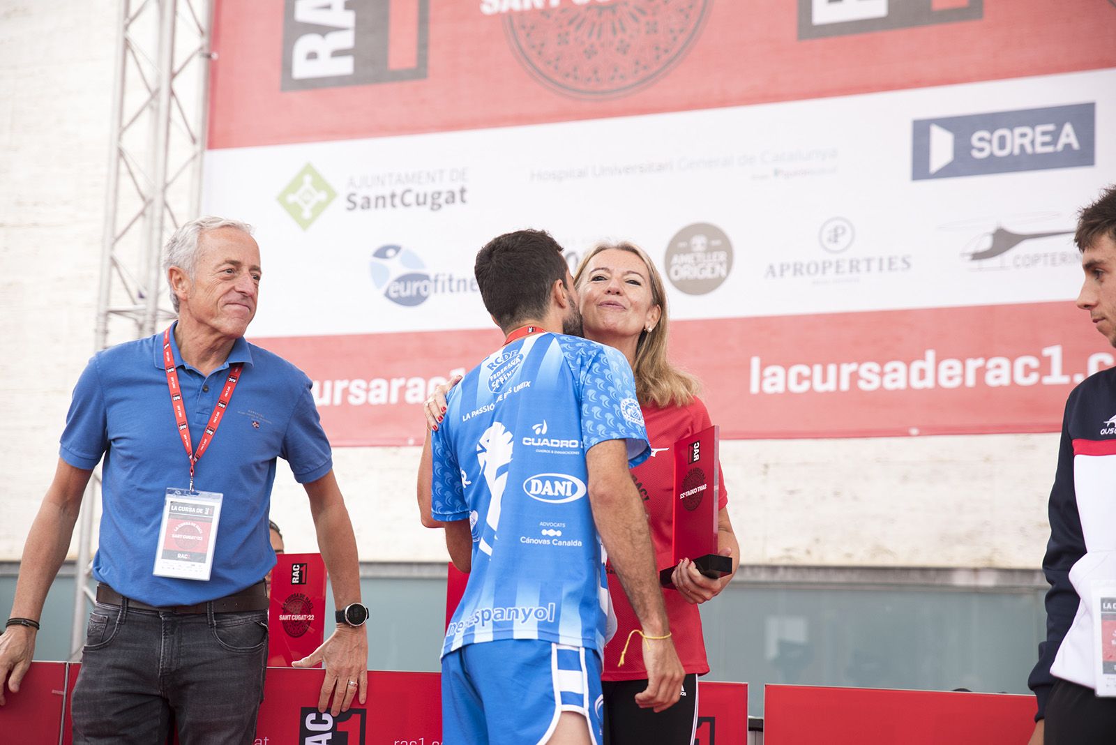 Entrega de premis als guanyadors de La Cursa de Rac1 a Sant Cugat. FOTO: Bernat Millet.
