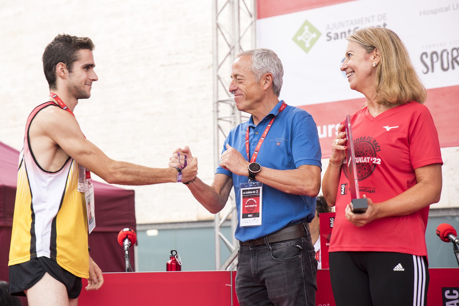 Entrega de premis als guanyadors de La Cursa de Rac1 a Sant Cugat. FOTO: Bernat Millet.