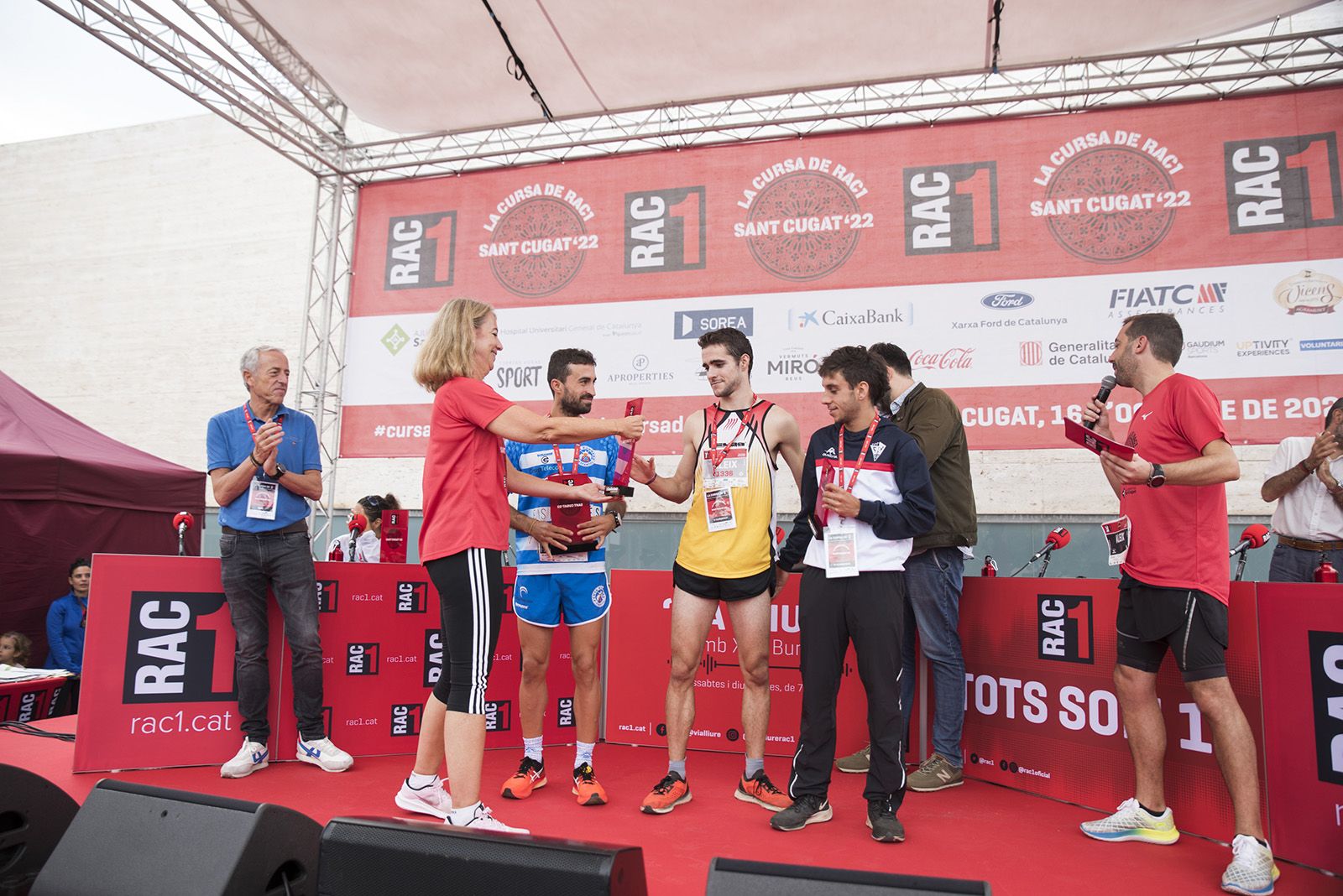 Entrega de premis als guanyadors de La Cursa de Rac1 a Sant Cugat. FOTO: Bernat Millet.