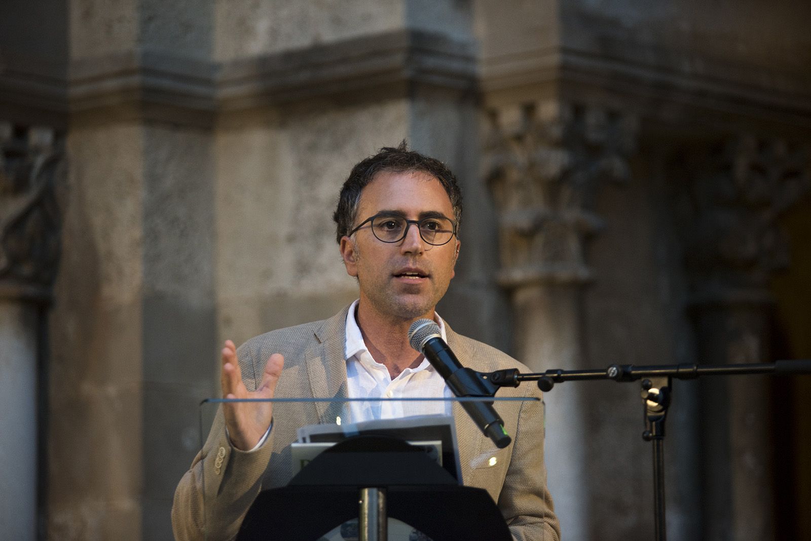 Xavier Grau presentant la 13a edició de la revista Món Sant Cugat. FOTO: Bernat Millet