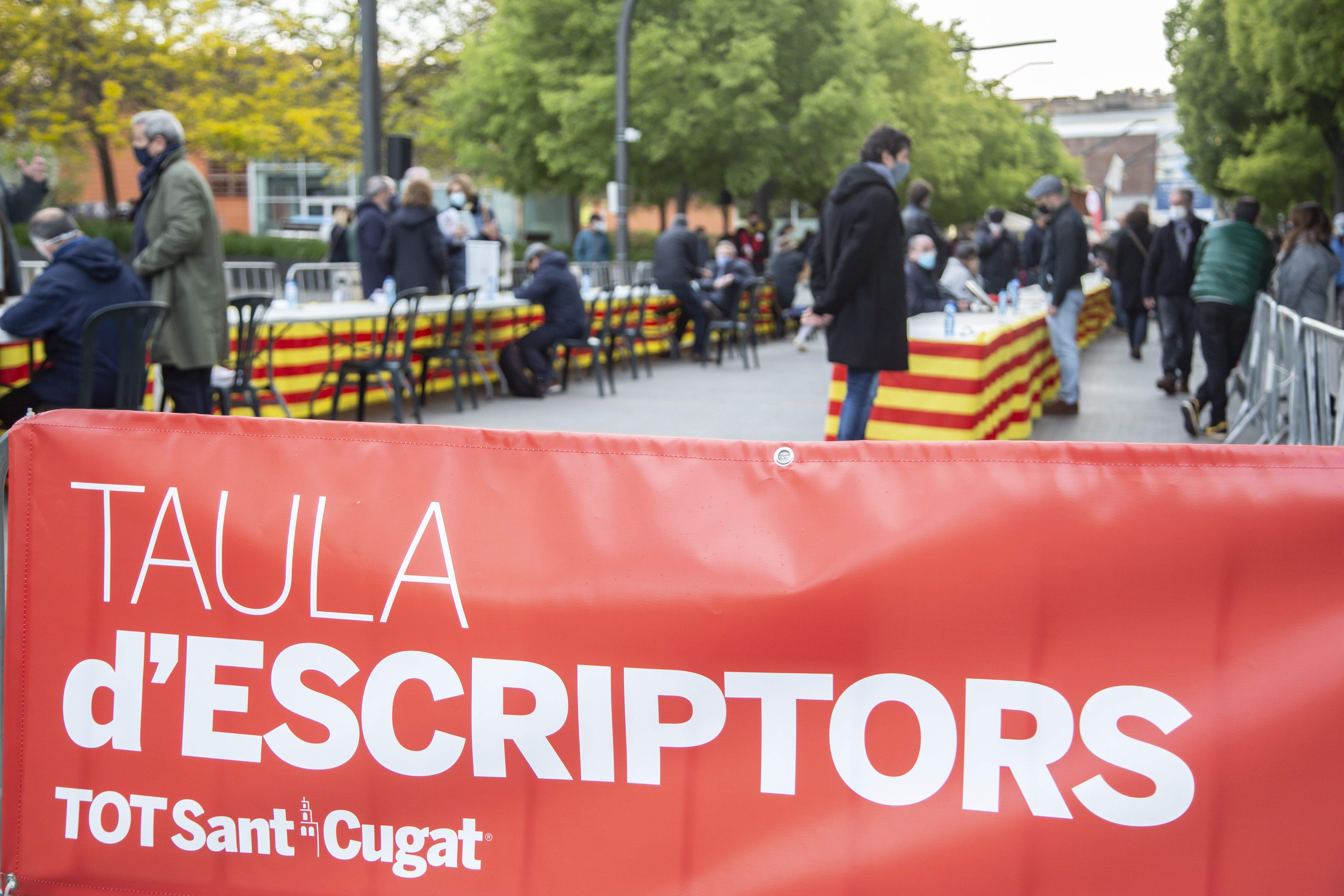 El TOT Sant Cugat també és un agent cultural de la ciutat amb l'organització d'actes com la Taula d'Escriptors Locals FOTO: Àngel Bravo 