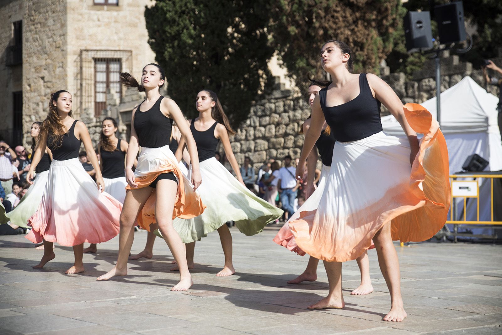 Ballada de Festa de Tardor de l'Esbart Sant Cugat Cos de dansa i juvenils. FOTO: Bernat Millet.