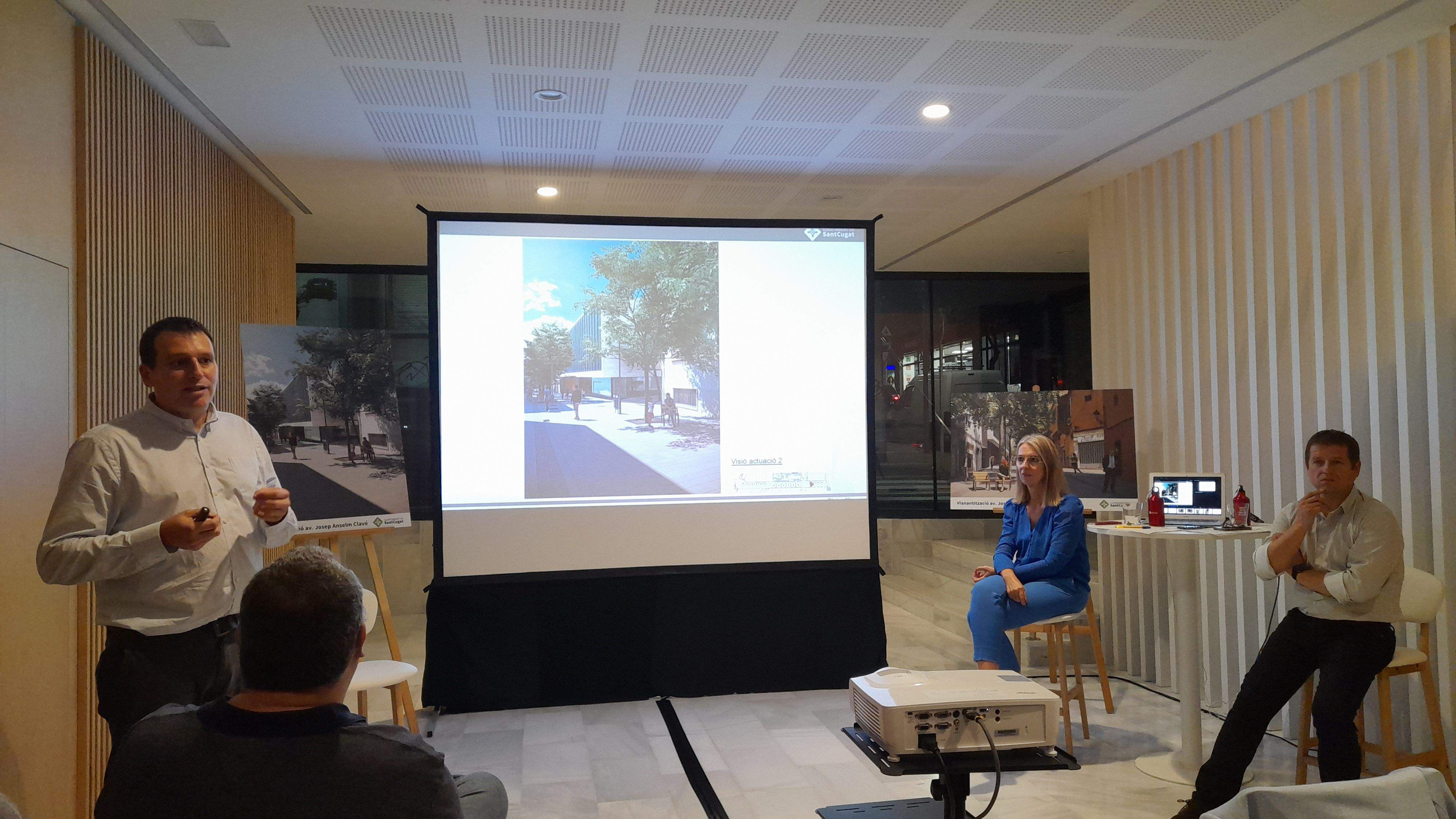 Francesc Duch explica el procés d'obres. FOTO: Cristina Cabasés