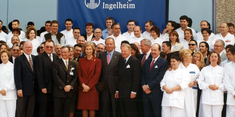 foto familia boehringer ingelheim inauguracio 1999