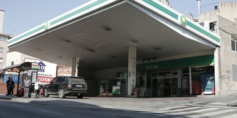 Griful. El 2013 va tancar la històrica benzinera de Rius i Taulet després de dècades de servei. Avui són habitatges i locals.