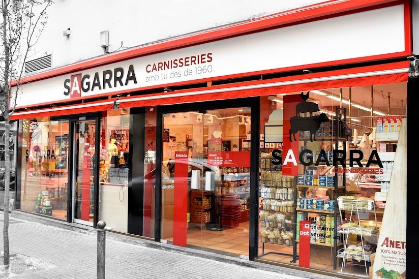 Carnisseries Sagarra. Va començar l’any 1956 al Carrer Major de Sant Cugat i ha anat creixent amb diversos establiments a la ciutat.
