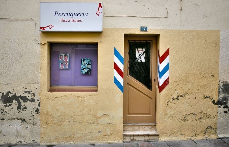 Siscu Torres. El 1964 va obrir portes aquesta barberia al carrer de Sant Antoni. Un negoci familiar que ha passat de pare a fill. 