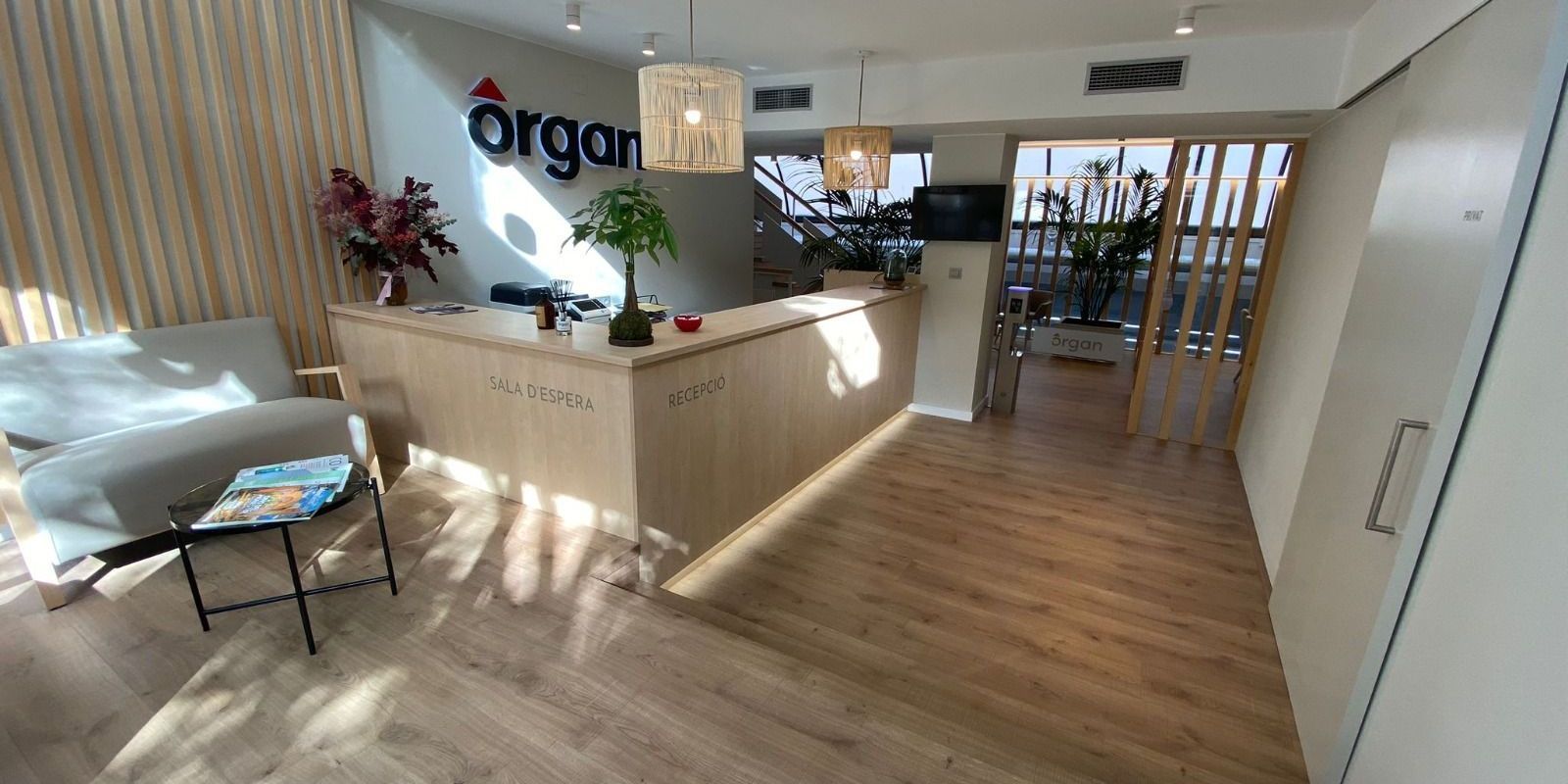 Organ. Immobiliària fundada el 1967. Aquest any han renovat la imatge i l’espai, i està en mans de la segona generació.