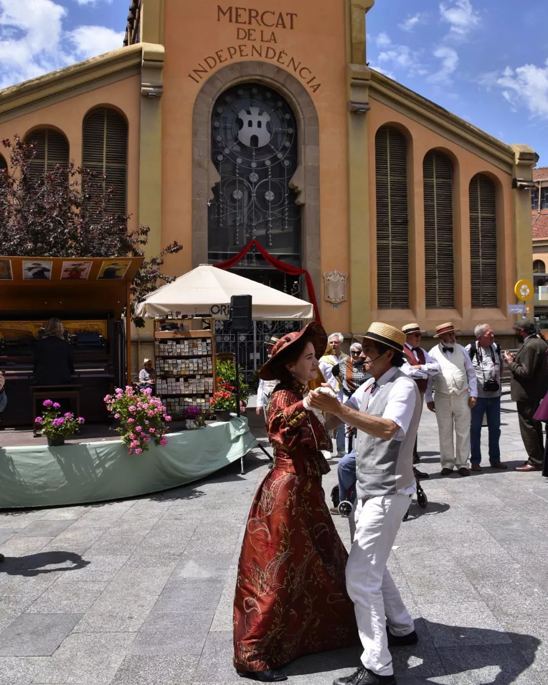 Ball de diumenge.  - Fira Modernista 2022 FOTO: @water_cel