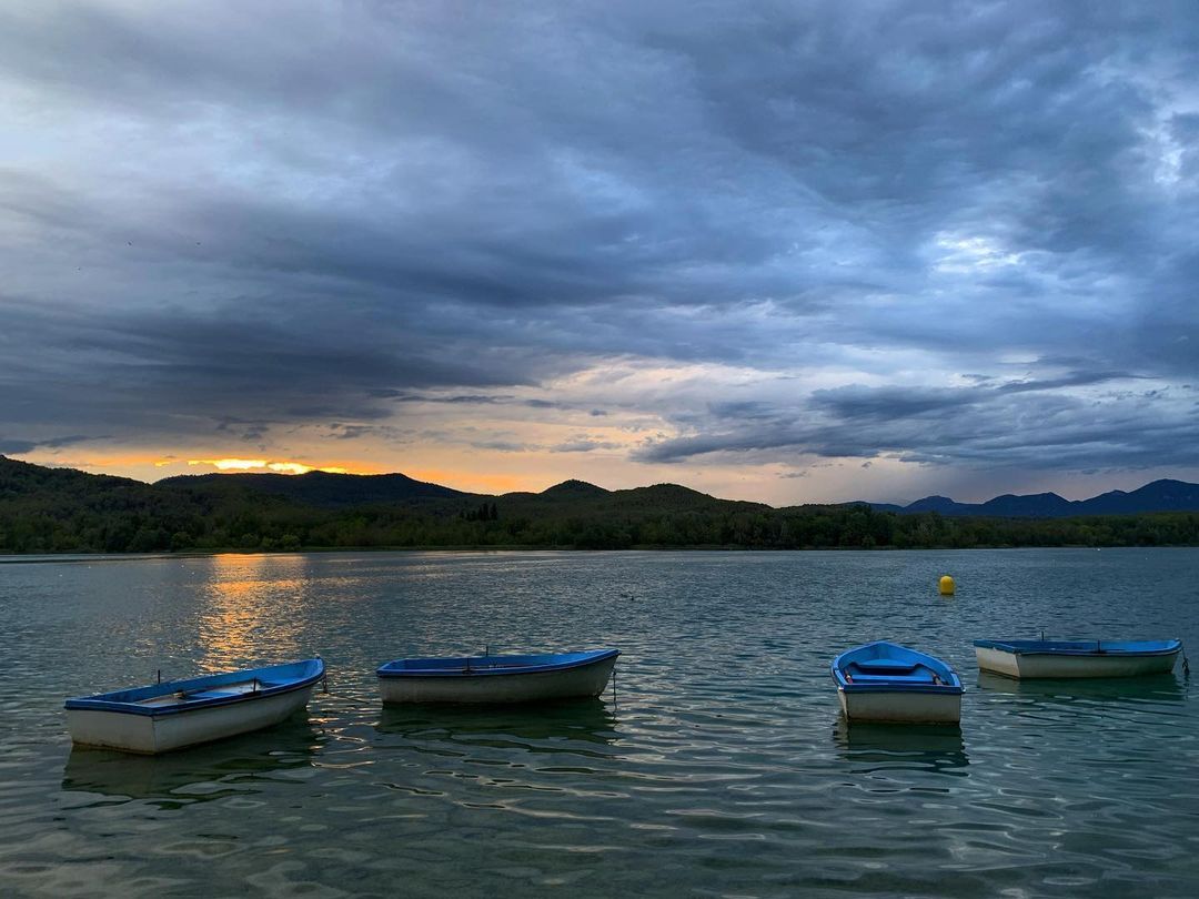 C a p v e s p r e  - Estany De Banyoles FOTO: @galceranrosa