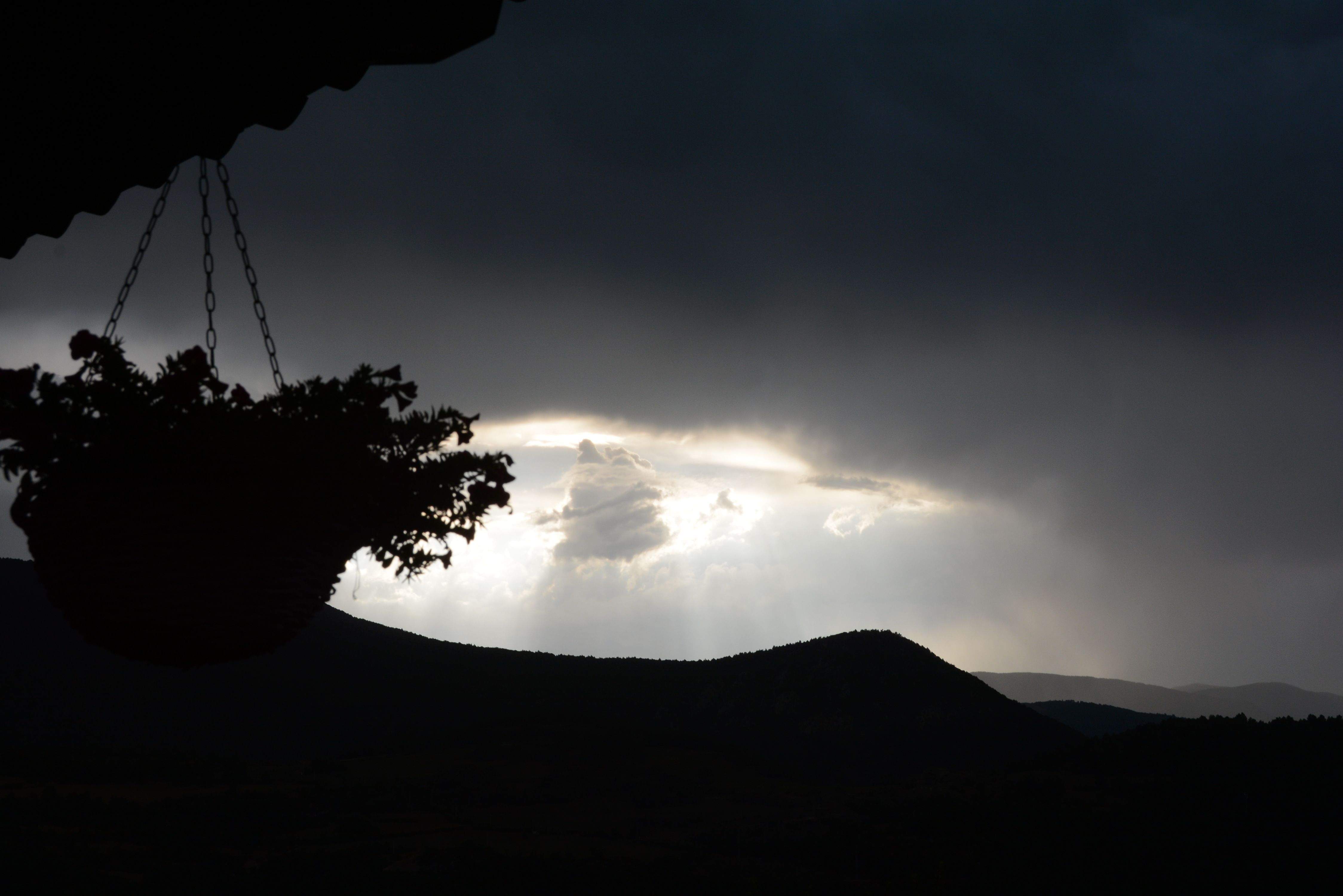 ABRAÇANT LA PLUJA ·  La Vansa i Fórnols   Alt Urgell   FOTO: Joan Jordana Gisbert