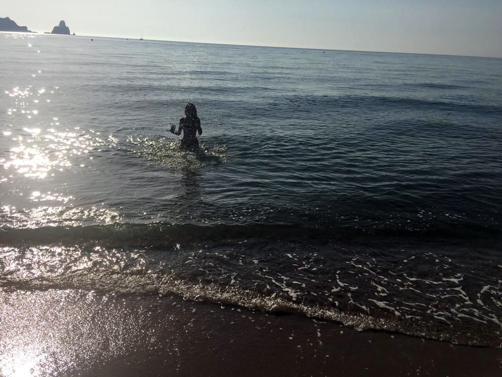 Bany de bon matí  · L'Estartit FOTO: Isabel  Ramírez Aranega