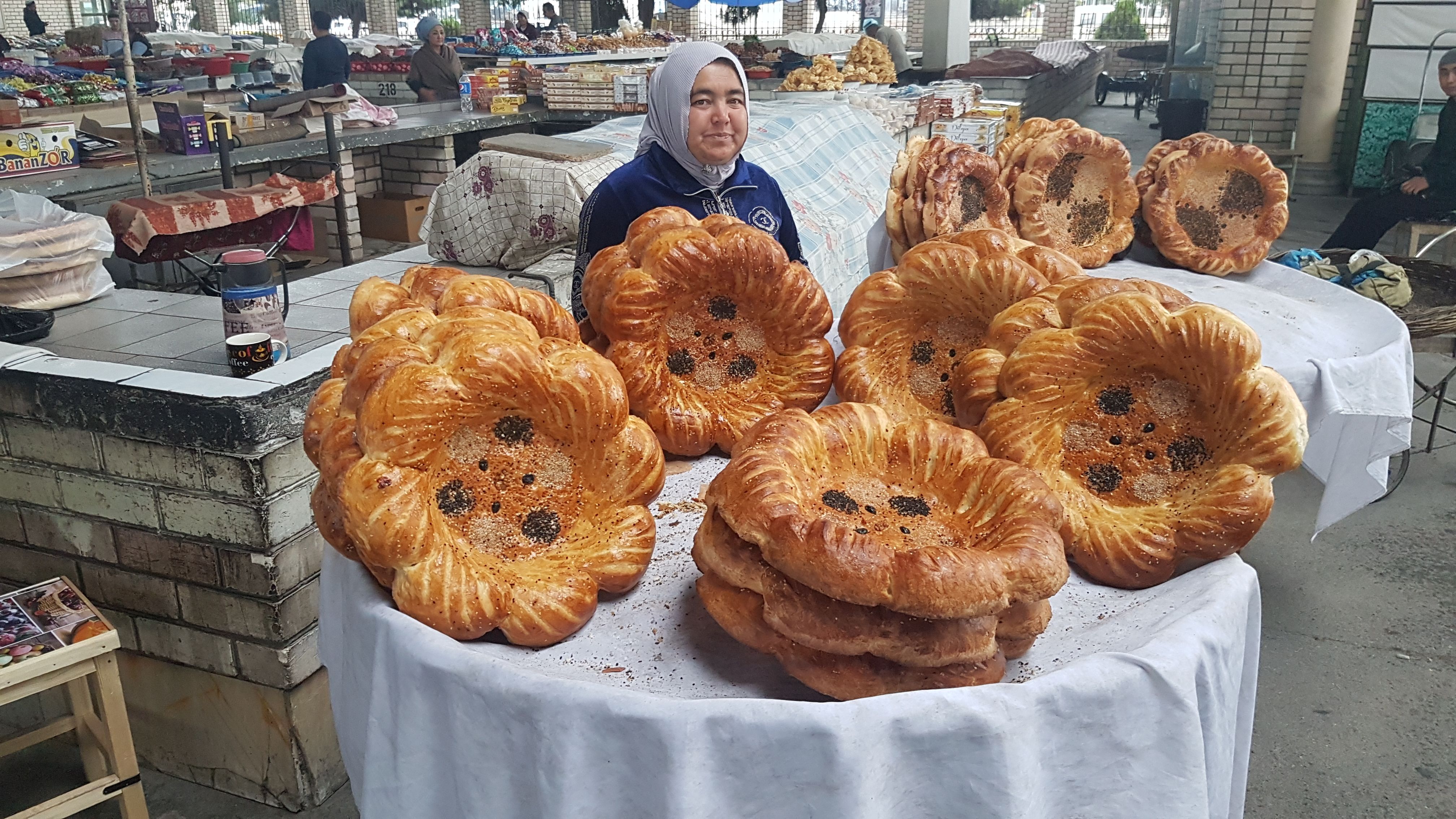 Bazaar Bread · Margilan Fergana valley (Uzbekistan)  FOTO: Ruben Gari