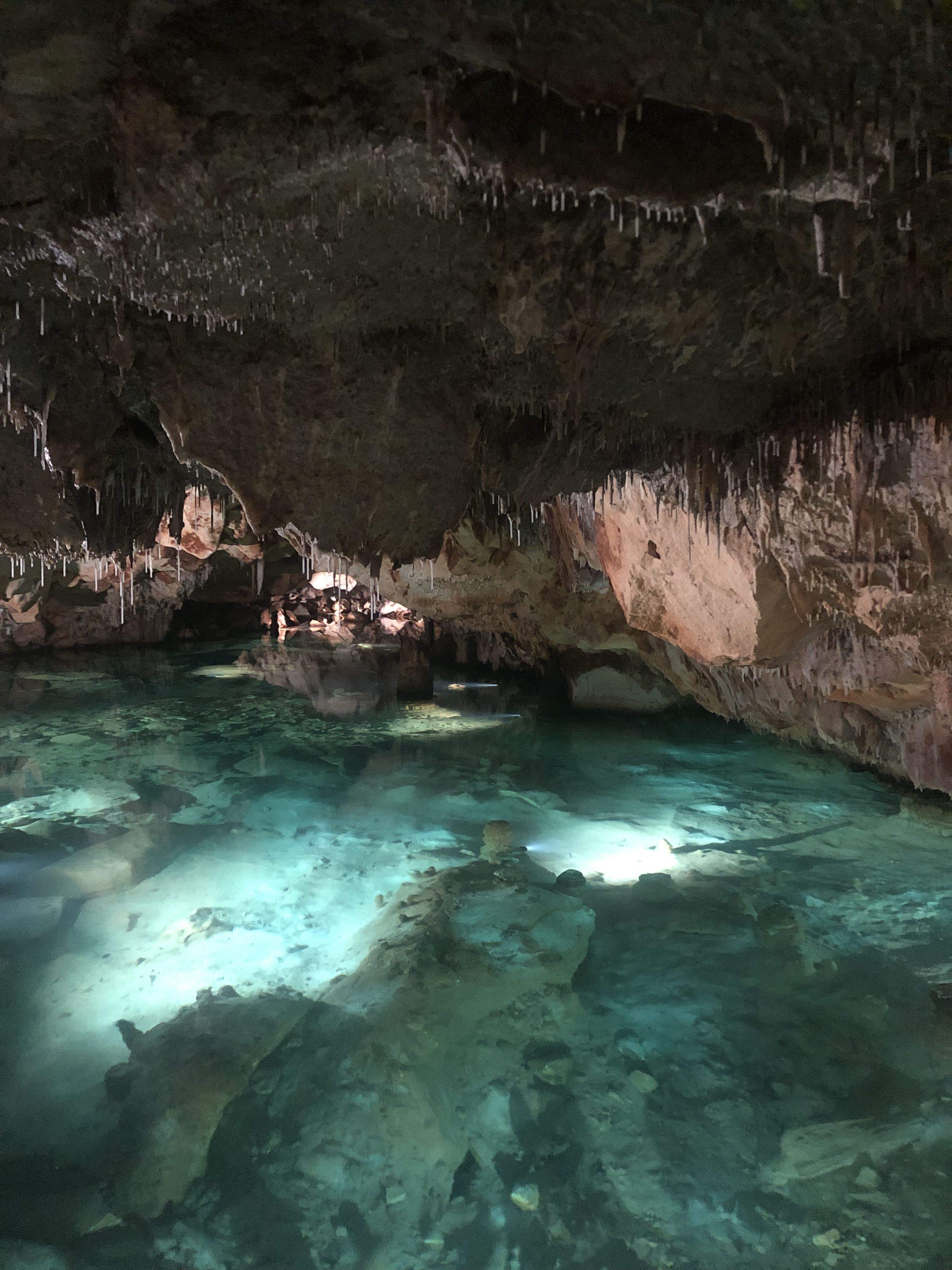 Blau turquesa · Cova s’Aigua (Menorca)  FOTO: Eva Miró