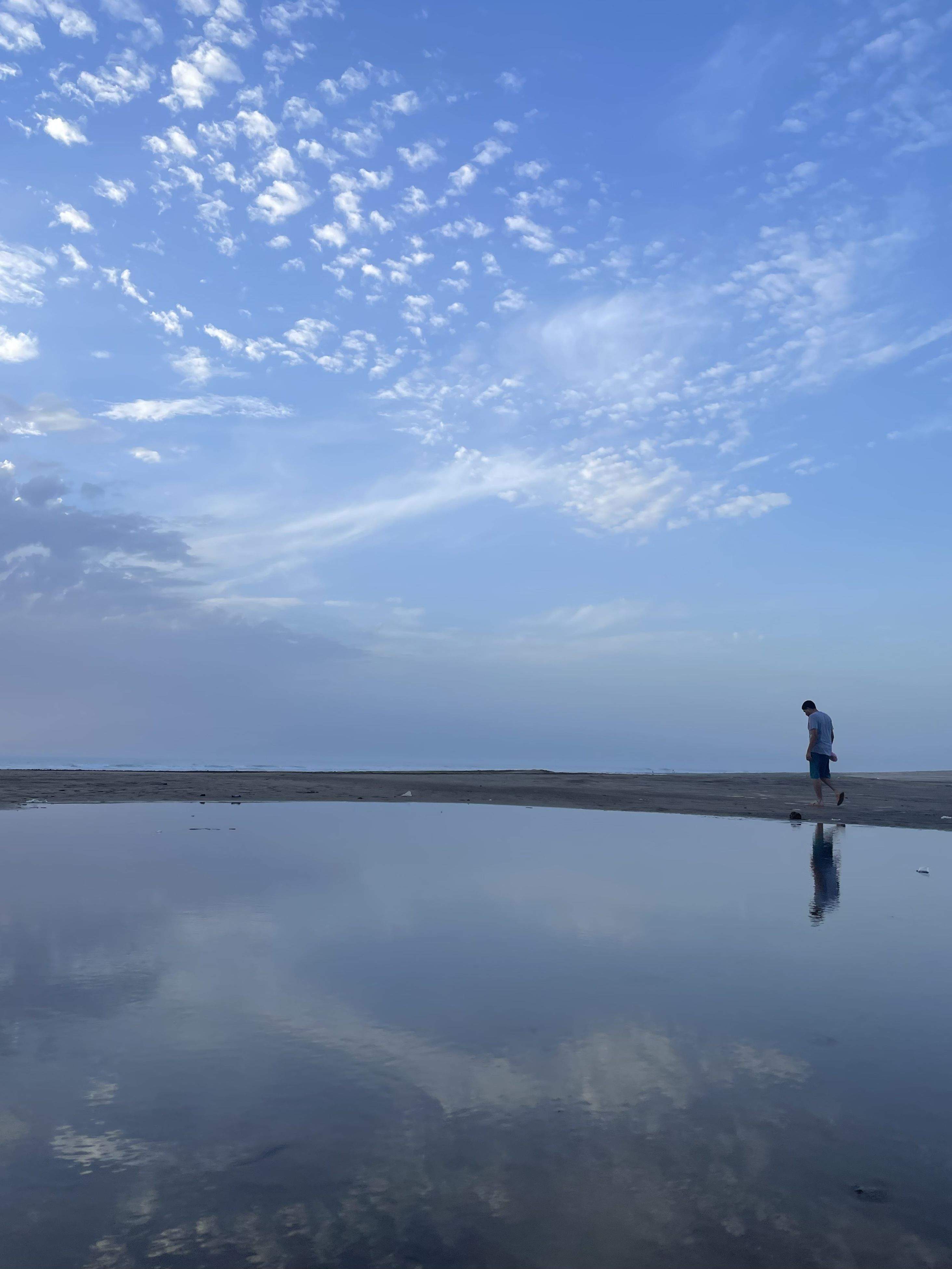 Caminant sobre cel · Asilah, Marroc FOTO: Francesc Abril Cañameras