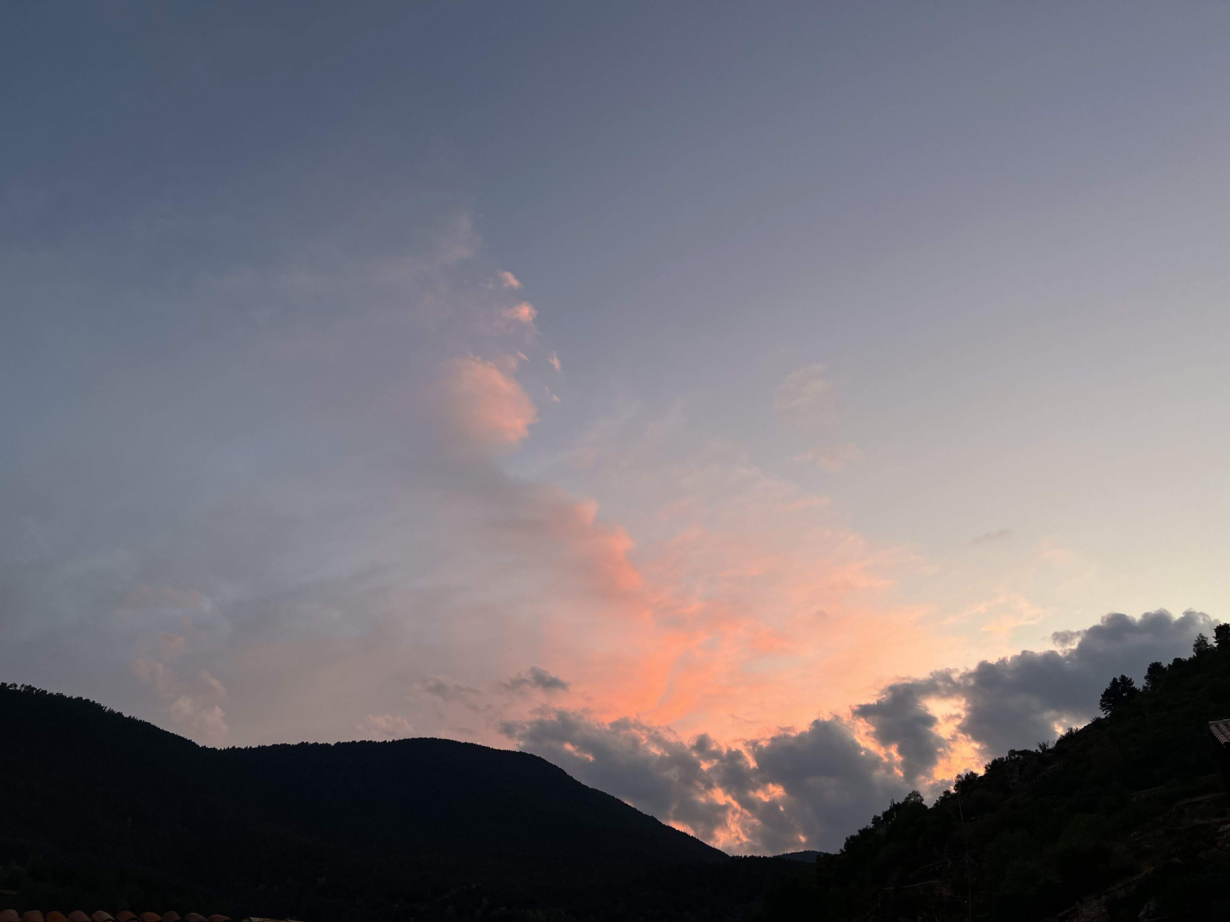 Crepúscle roig i negre · Aransa La CerdanyA FOTO: GLORIA PALMA TOMAS