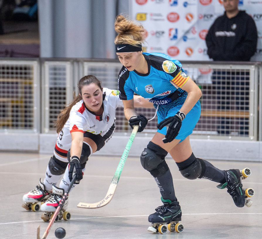Alba Ambrós, del Solideo PHC Sant Cugat, en la victòria de les vermell-i-negres en la semifinal de la Lliga Catalana. FOTO: David Valiente (Federació Catalana de Patinatge)