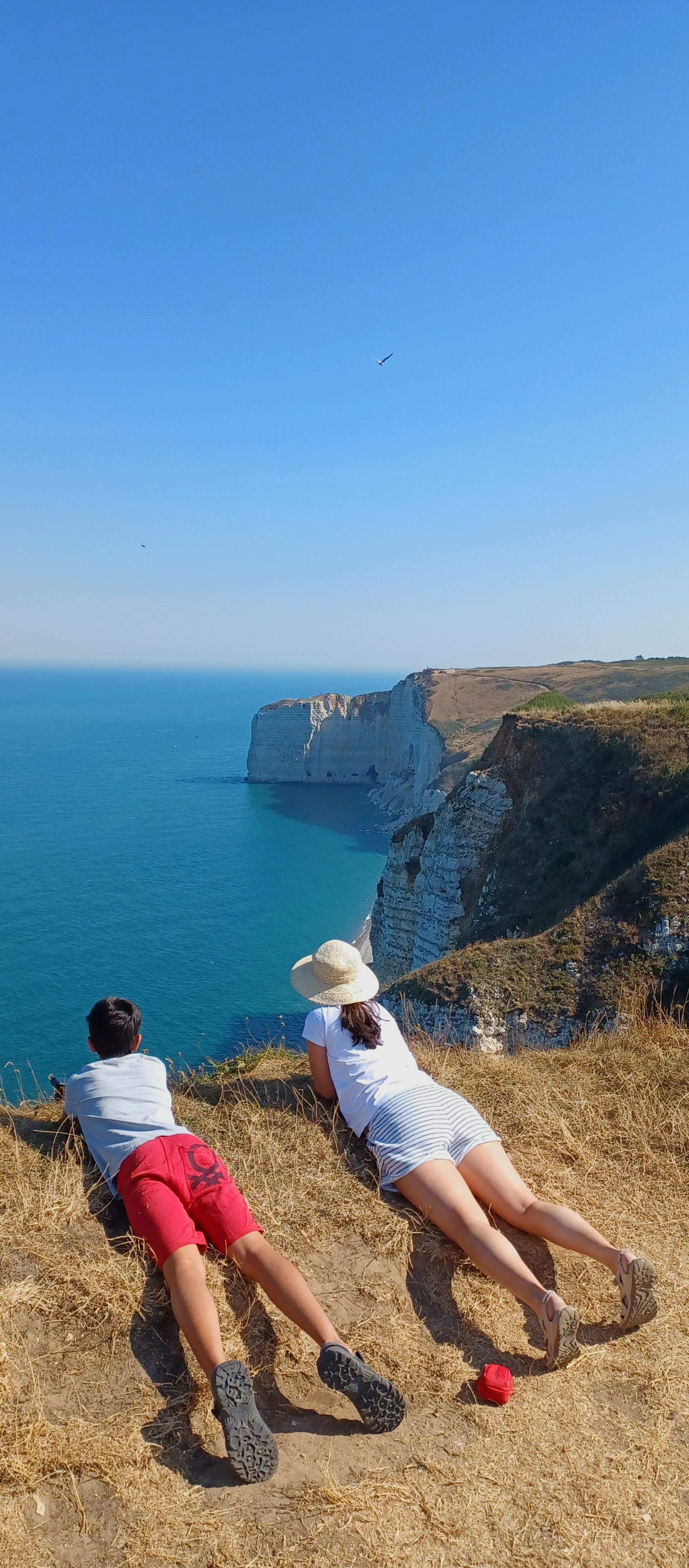 Lluitat contra el vertigen! · Penya segats Étretat França FOTO: Horacio  Mayol August 