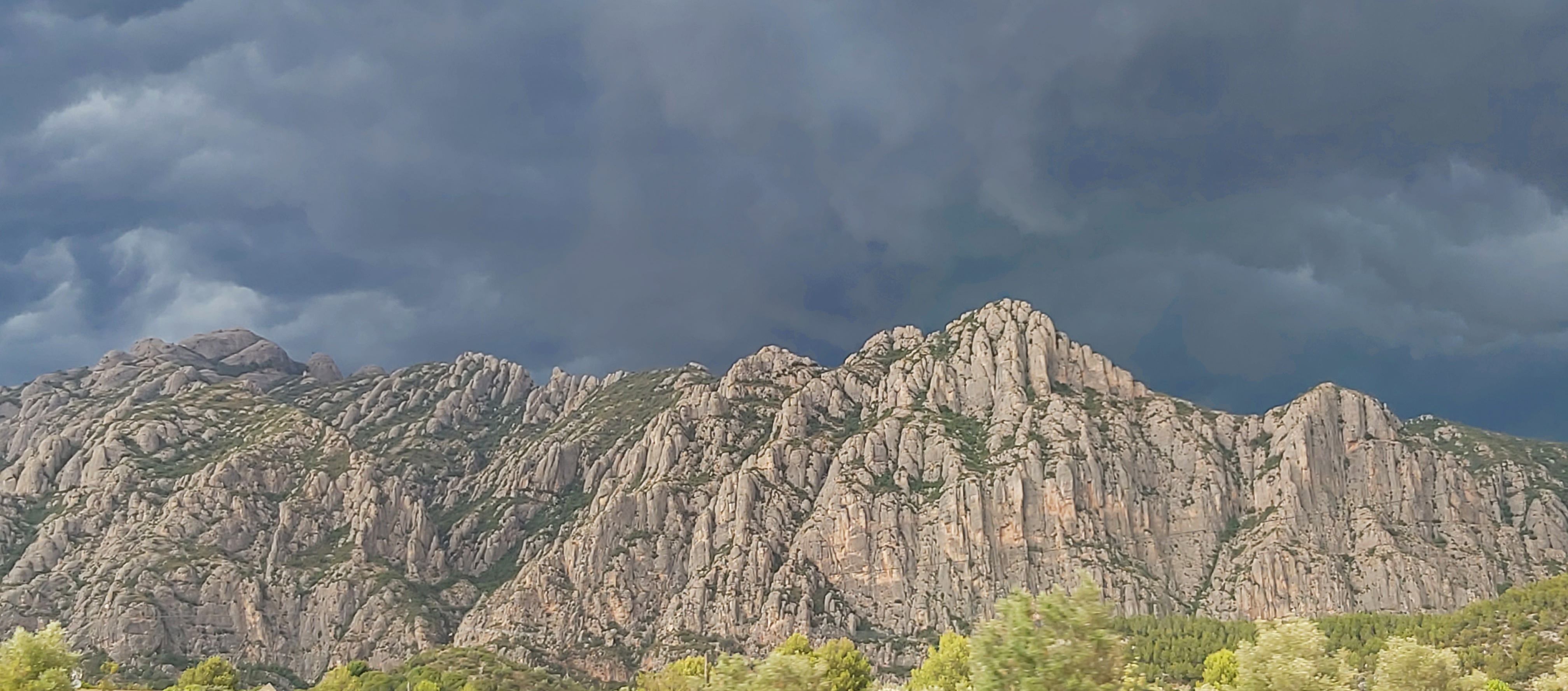 La tempesta ve de Montserrat · Collbató FOTO: Judit Güell Torné