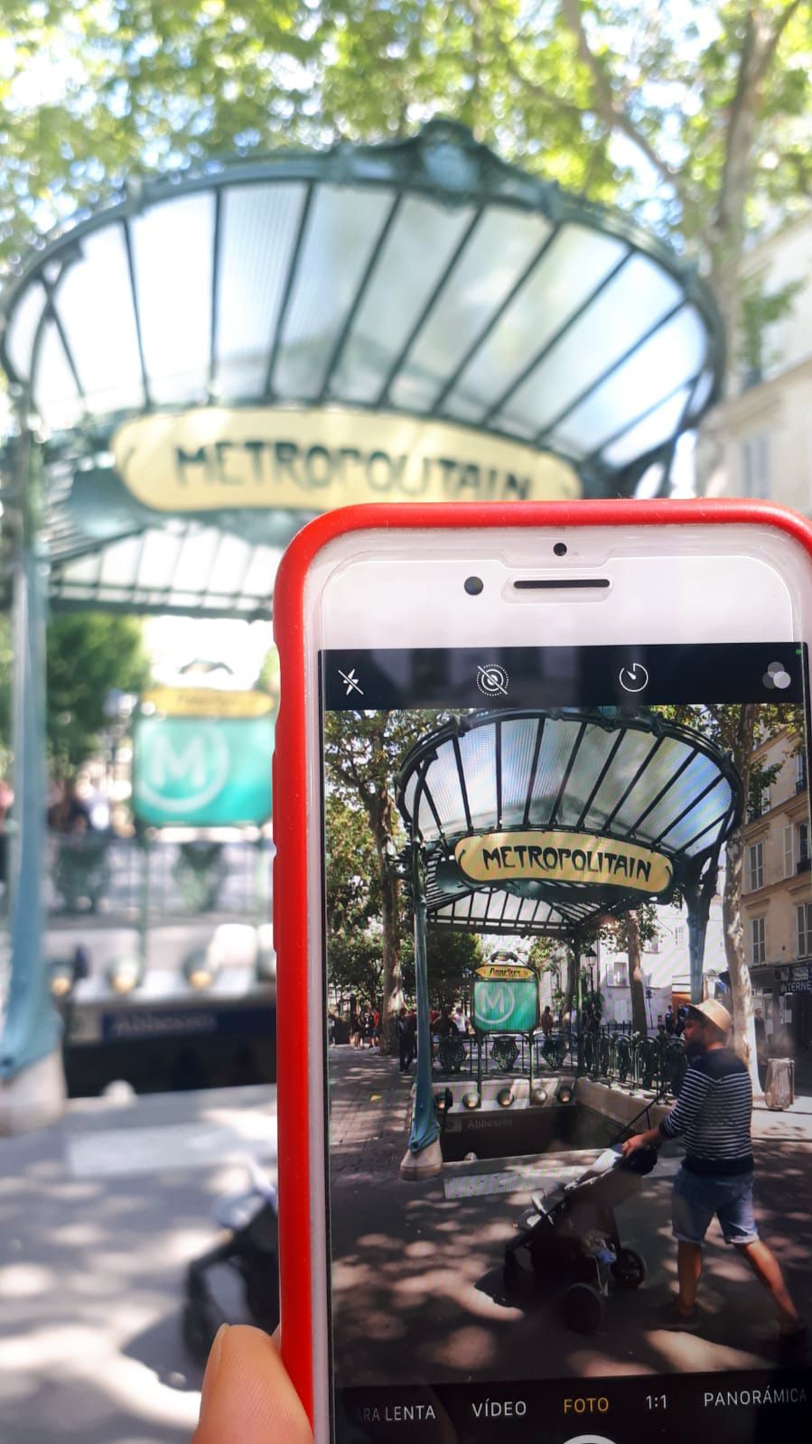 L'entrada de metro · París, França FOTO: Javier  García Criado 