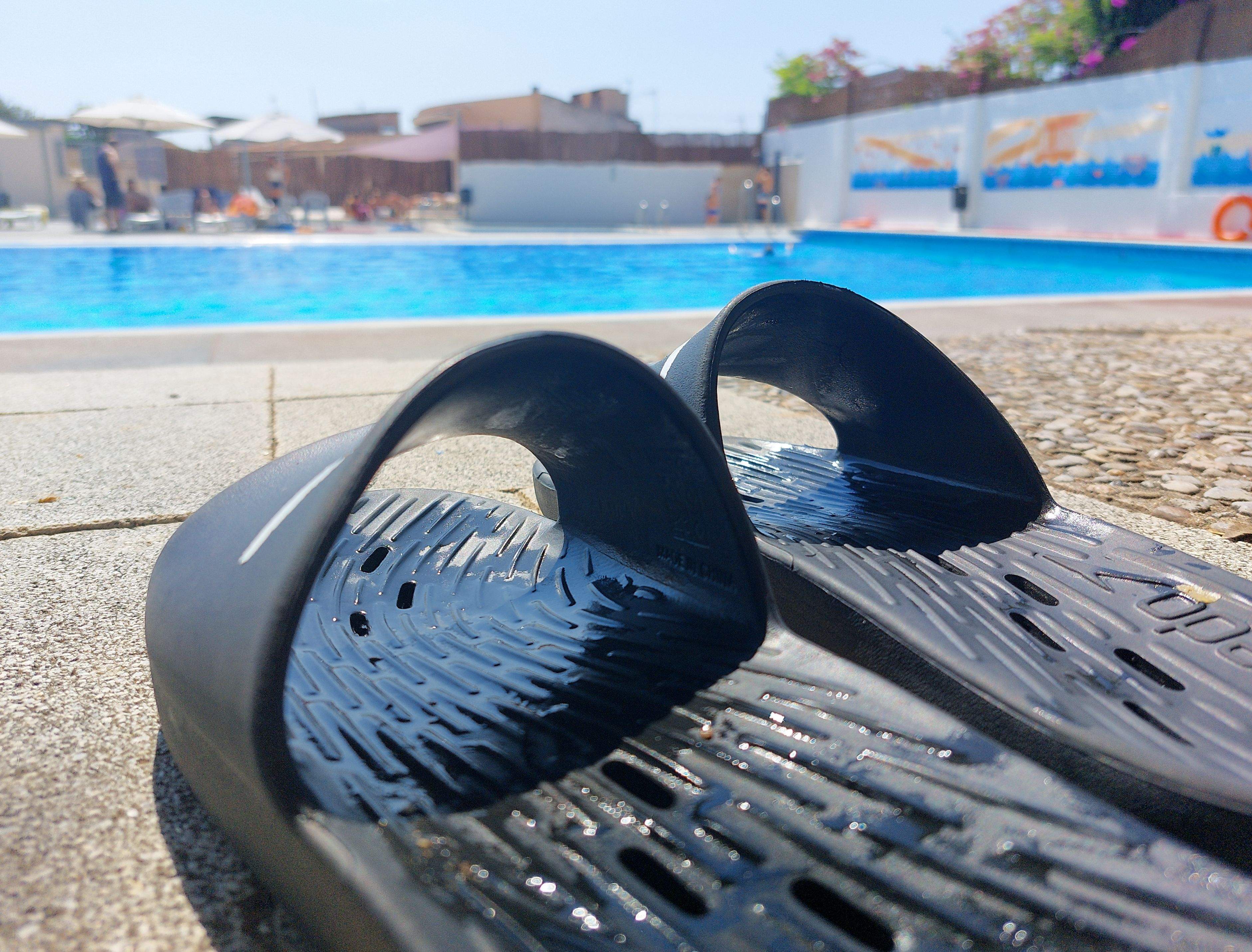 Esperant els peus mullats · Sant Quintí de Mediona FOTO:  Emilio Martínez Cercós