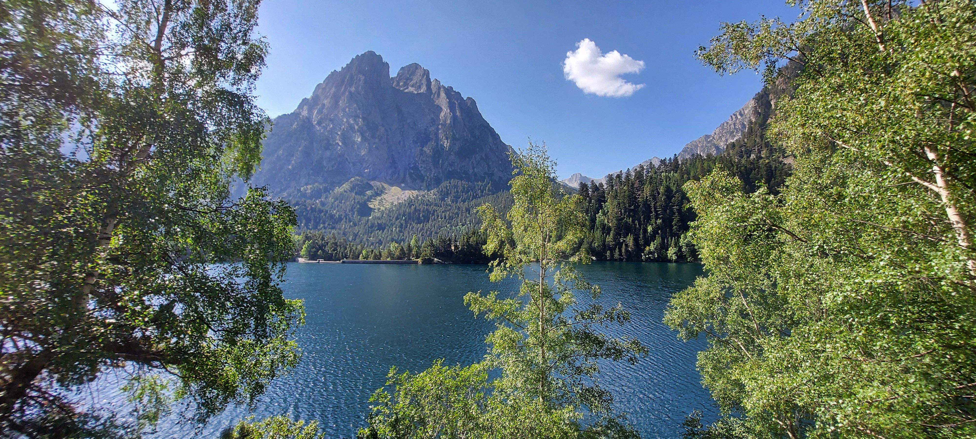 El núvol colom · Estany de Sant Maurici FOTO:  Conxita Murcia Garcia