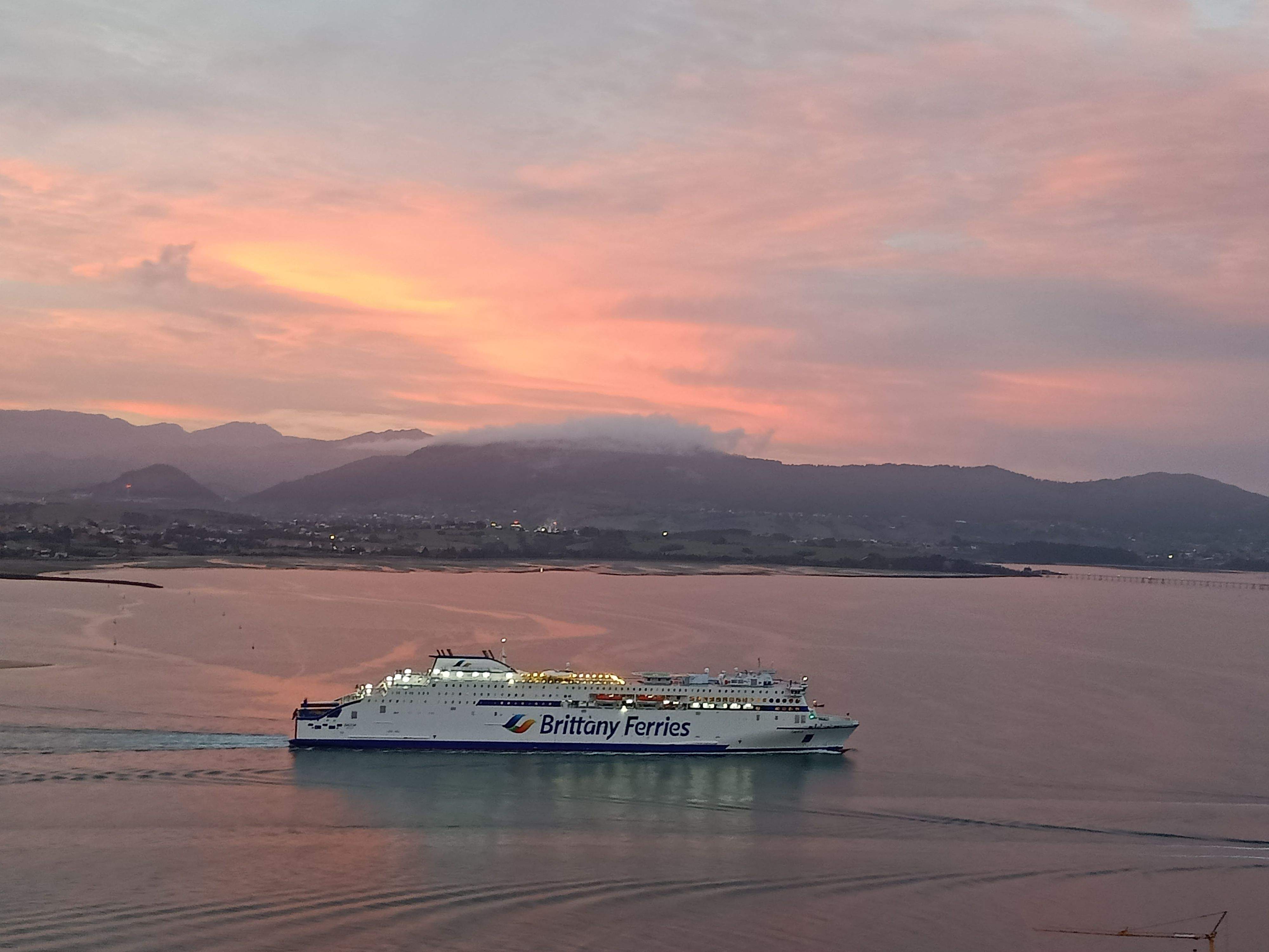 Arriben o marxen...  · Santander (Setembre2022) FOTO:  Maria Antonia  Araño Güell
