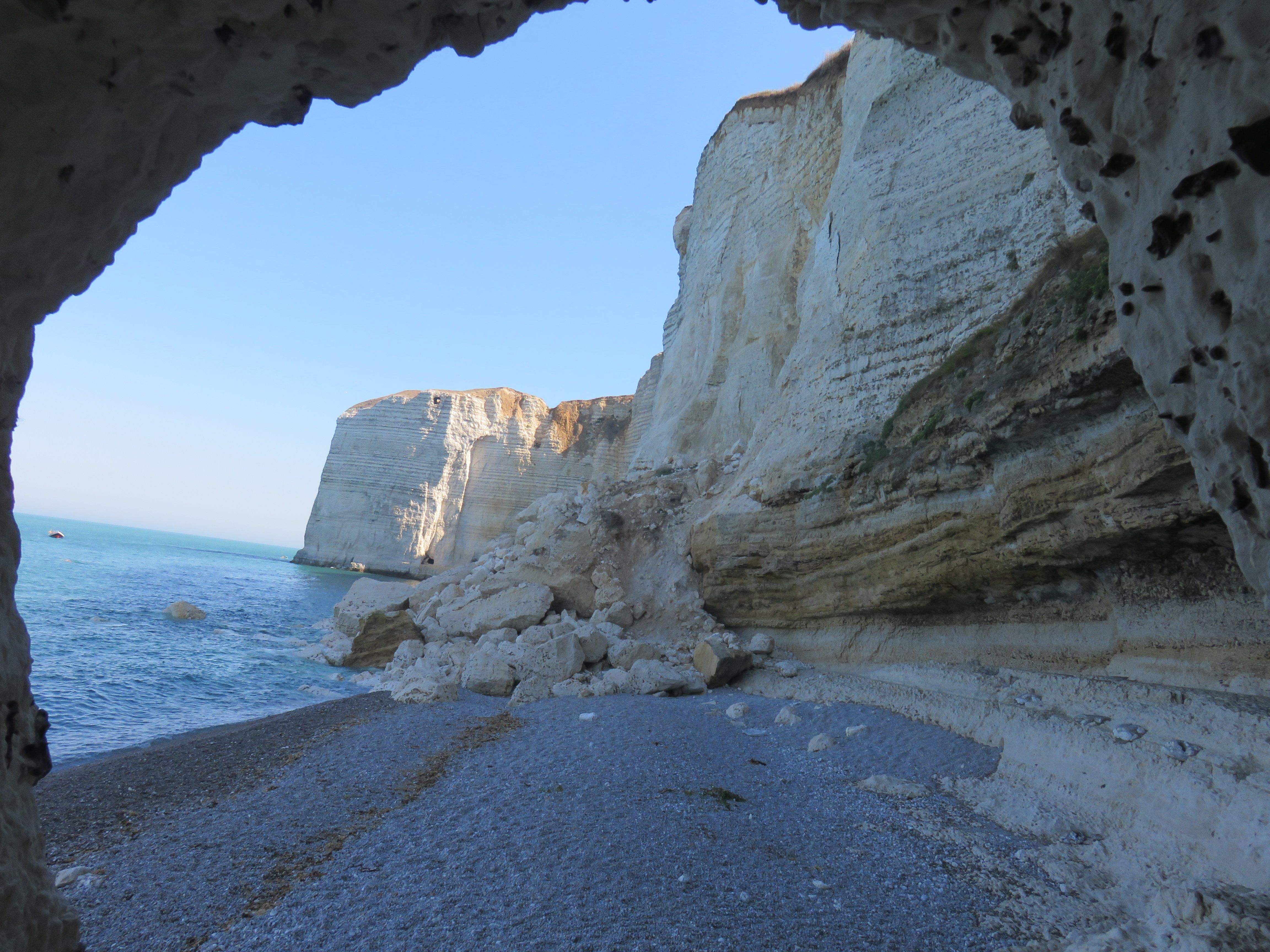 Al marge de la perspectiva  · Penya segats de Étretat FOTO:  Guille Mayol Alvarez