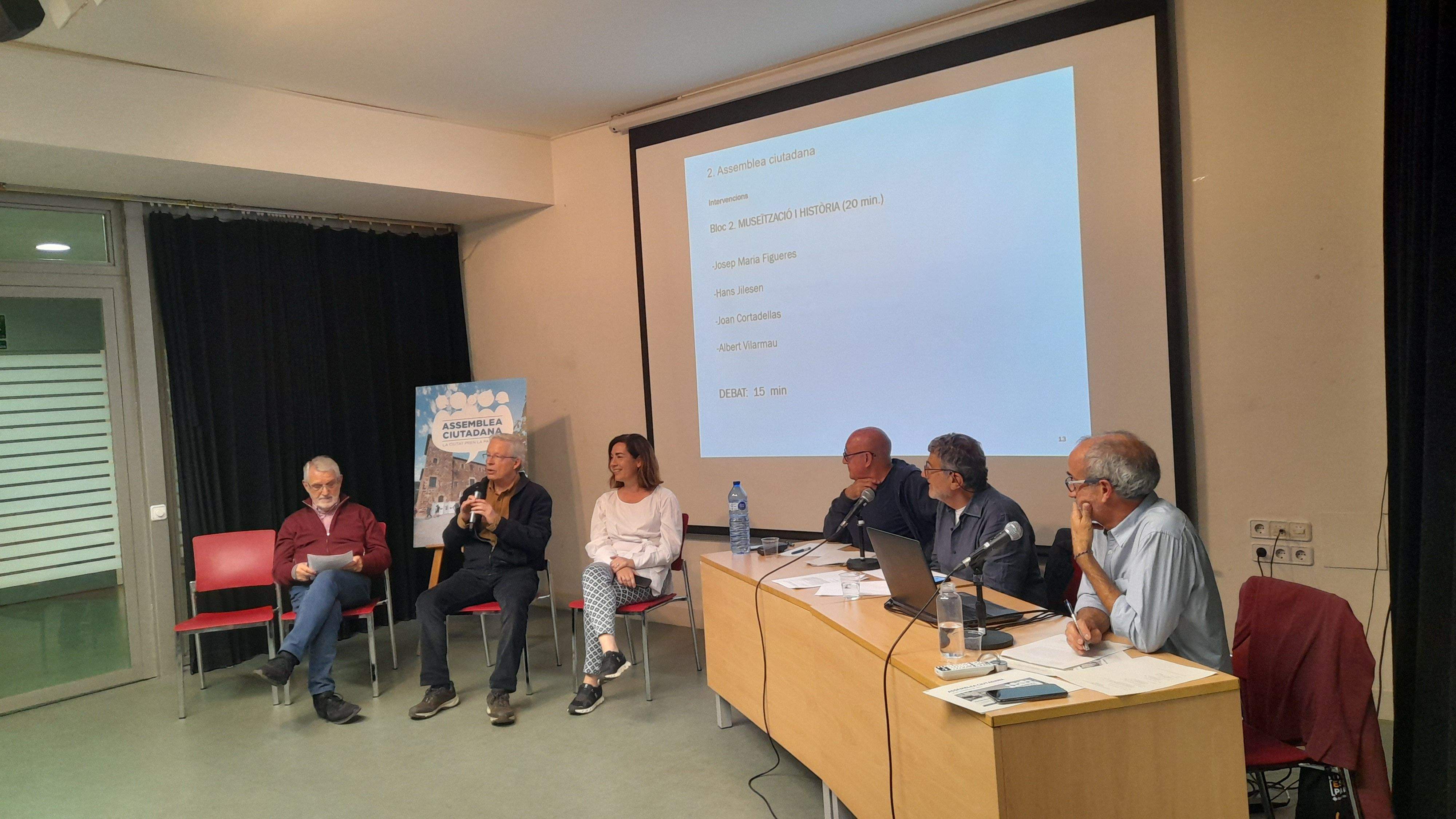 Assemblea Ciutadana a la Casa de Cultura. FOTO: Cristina Cabasés