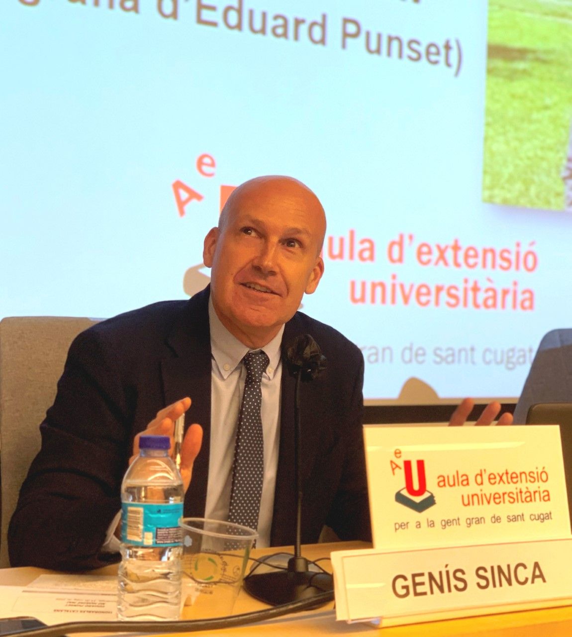 Genís Sinca va oferir una xerrada d'Eduard Punset. FOTO: Cedida