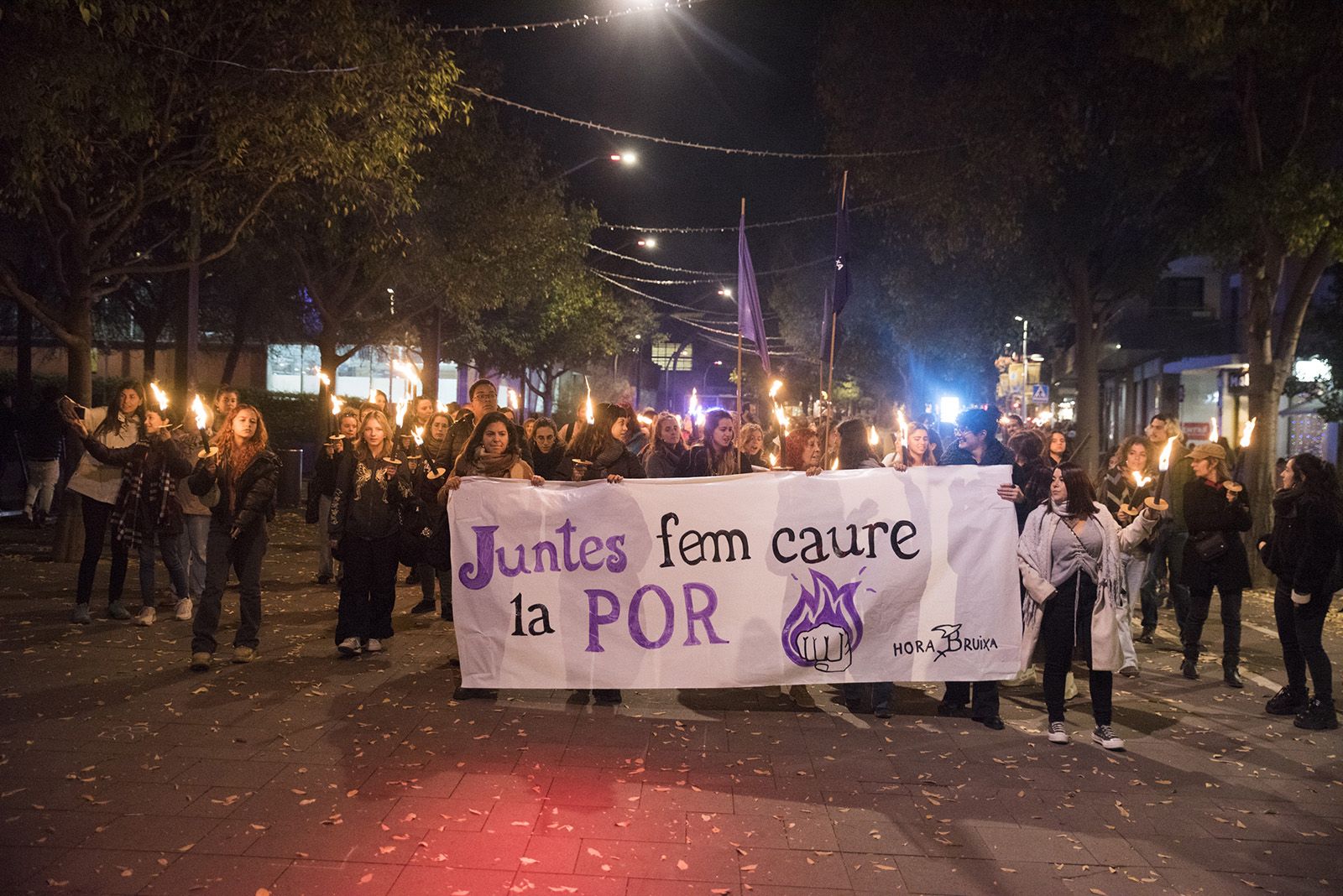 25 N. Dia Internacional contra la violència masclista 2022. Manifestació performance d'Hora Bruixa. FOTO: Bernat Millet.