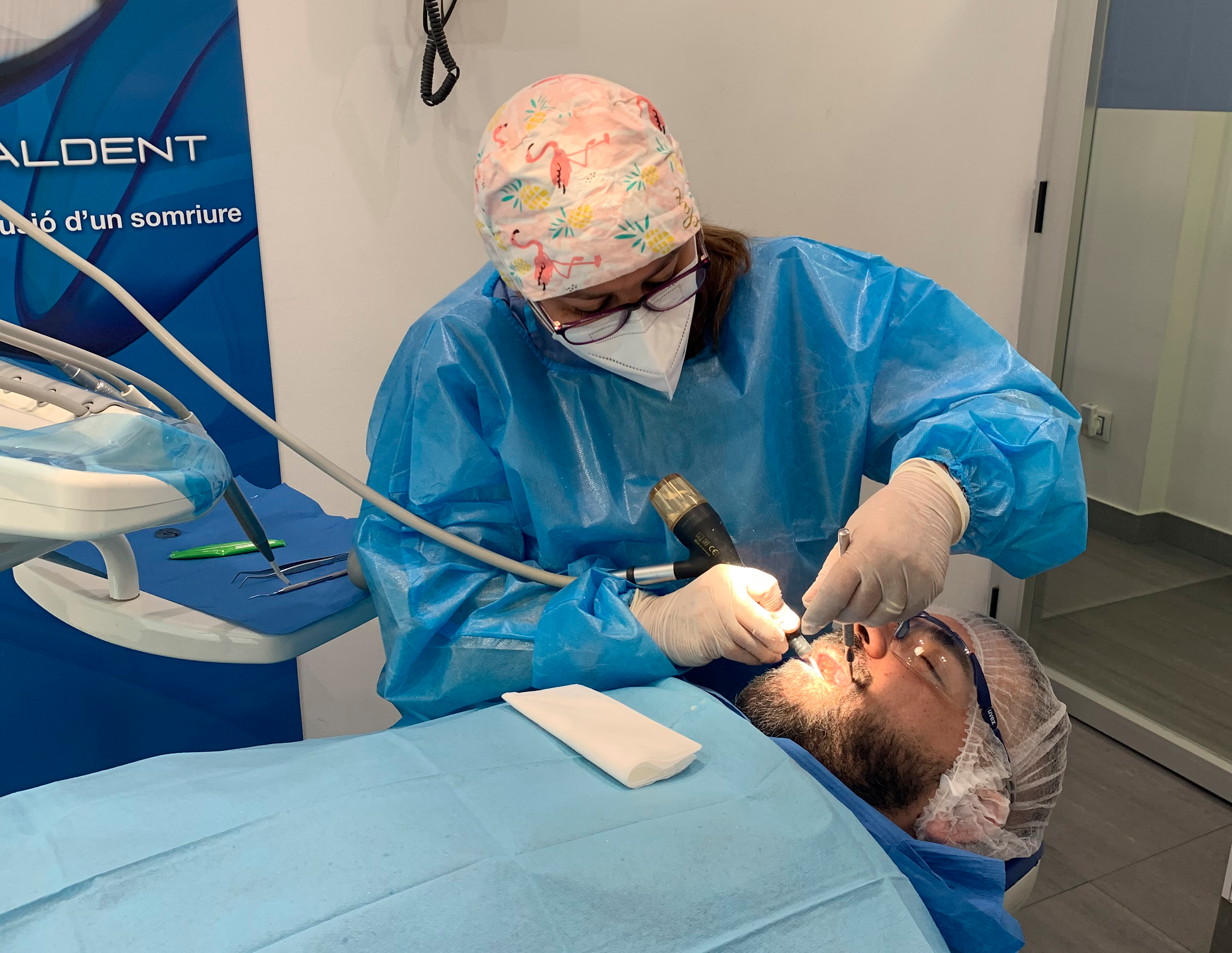 Higiene perlada per a blanquejament a Vitaldent Sant Cugat. FOTO: Cedida