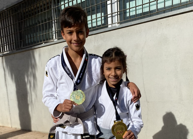 Ferran Irigoyen i Maria Irigoyen tornen a pujar al podi de l'Open de la Lliga Mundial de València de Jiu Jitsu Brasiler. FOTO: Cedida