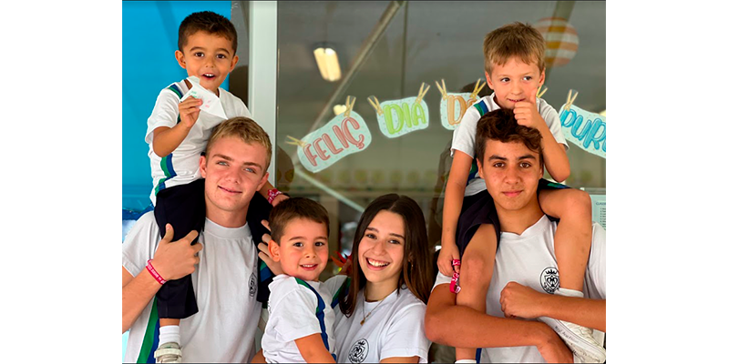 Alumnes del Col·legi Pureza de María de Sant Cugat durant el 'Feliç dia Pureza de Maria'. FOTO: Cedida