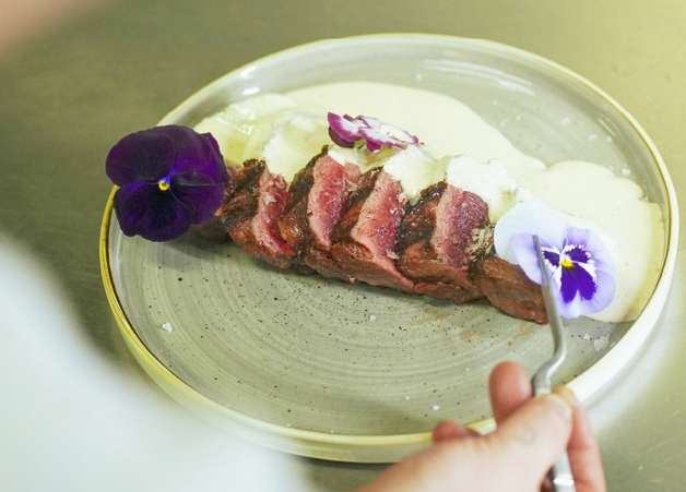 A la carta del restaurant Tizón Sant Cugat domina la  carn a la brasa. FOTO: Cedida