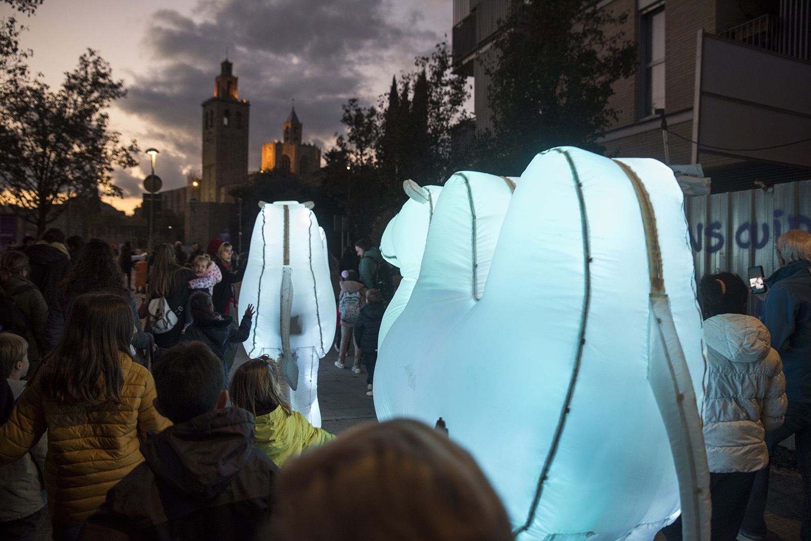 Cercavila de l'encesa de llums de Nadal a Sant Cugat 2022. FOTO: Bernat Millet.