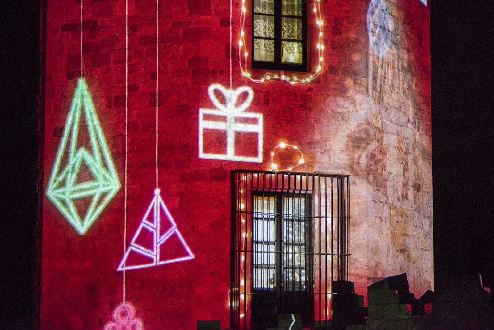 Mapping de l'encesa de llums de Nadal a Sant Cugat 2022. FOTO: Bernat Millet.
