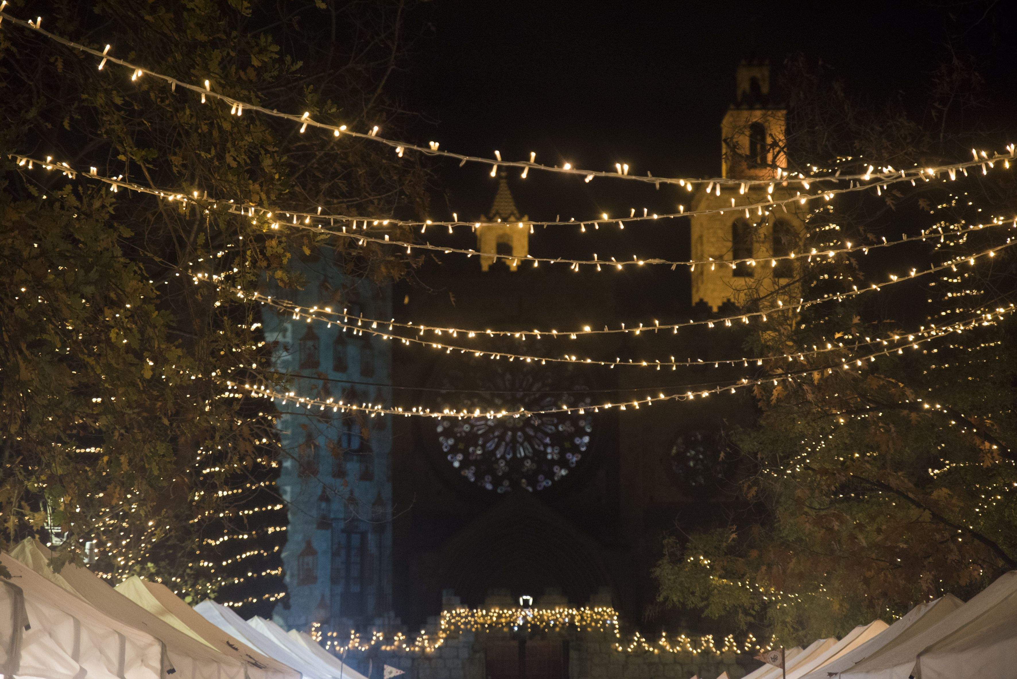 Així llueixen els carrers de Sant Cugat FOTO: Bernat Millet