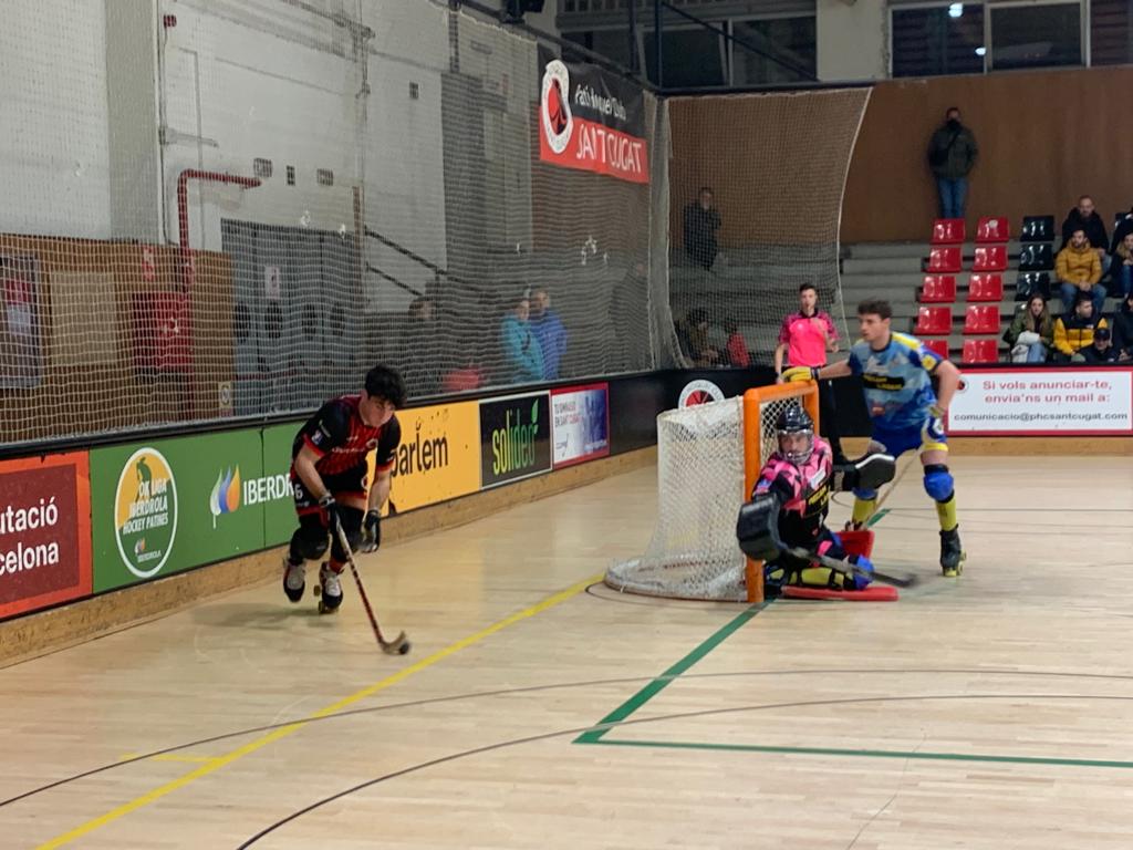 Carles Doménech, del Solideo PHC Sant Cugat, en la derrota contra el CH Caldes. FOTO: Nielo Ballart