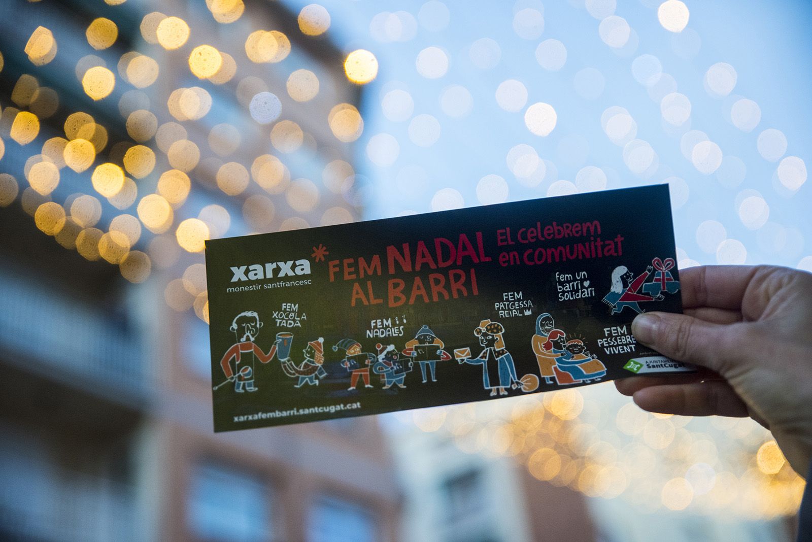 Personatges itinerants de Nadal a l'Avinguda Cerdanyola. FOTO: Bernat Millet.