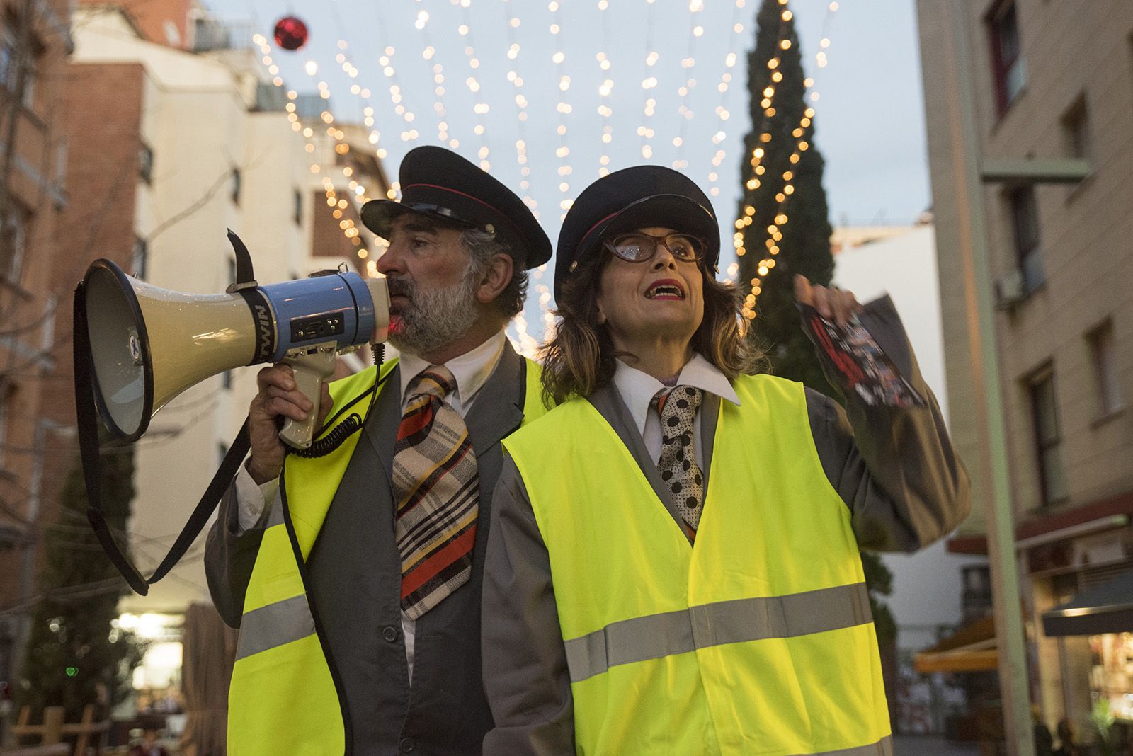 Personatges itinerants de Nadal a l'Avinguda Cerdanyola. FOTO: Bernat Millet.