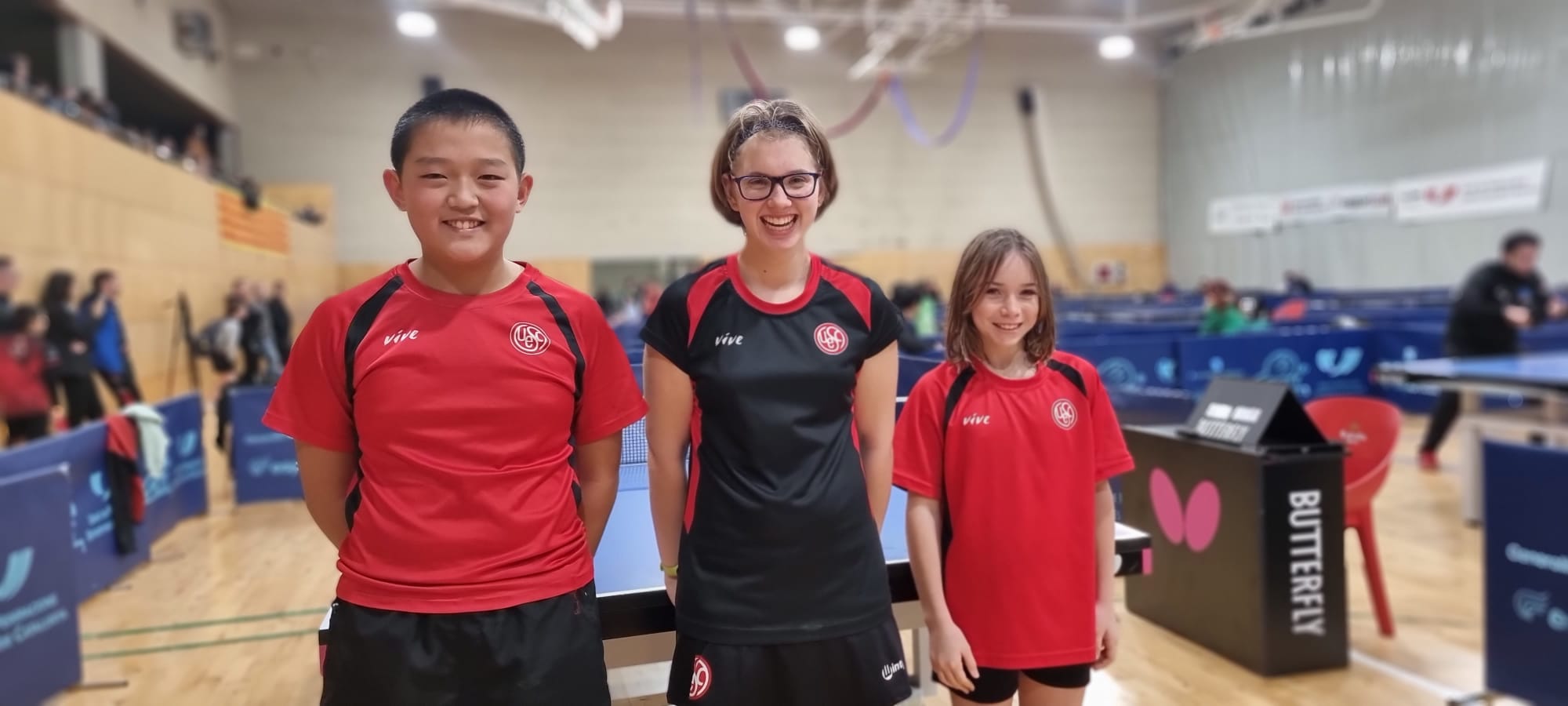 Tianxiang Zou, Sofia Carro i Agnés Llovet (d'esquerra a dreta), palistes de la UESC classificats pel Torneig Estatal. FOTO: Cedida