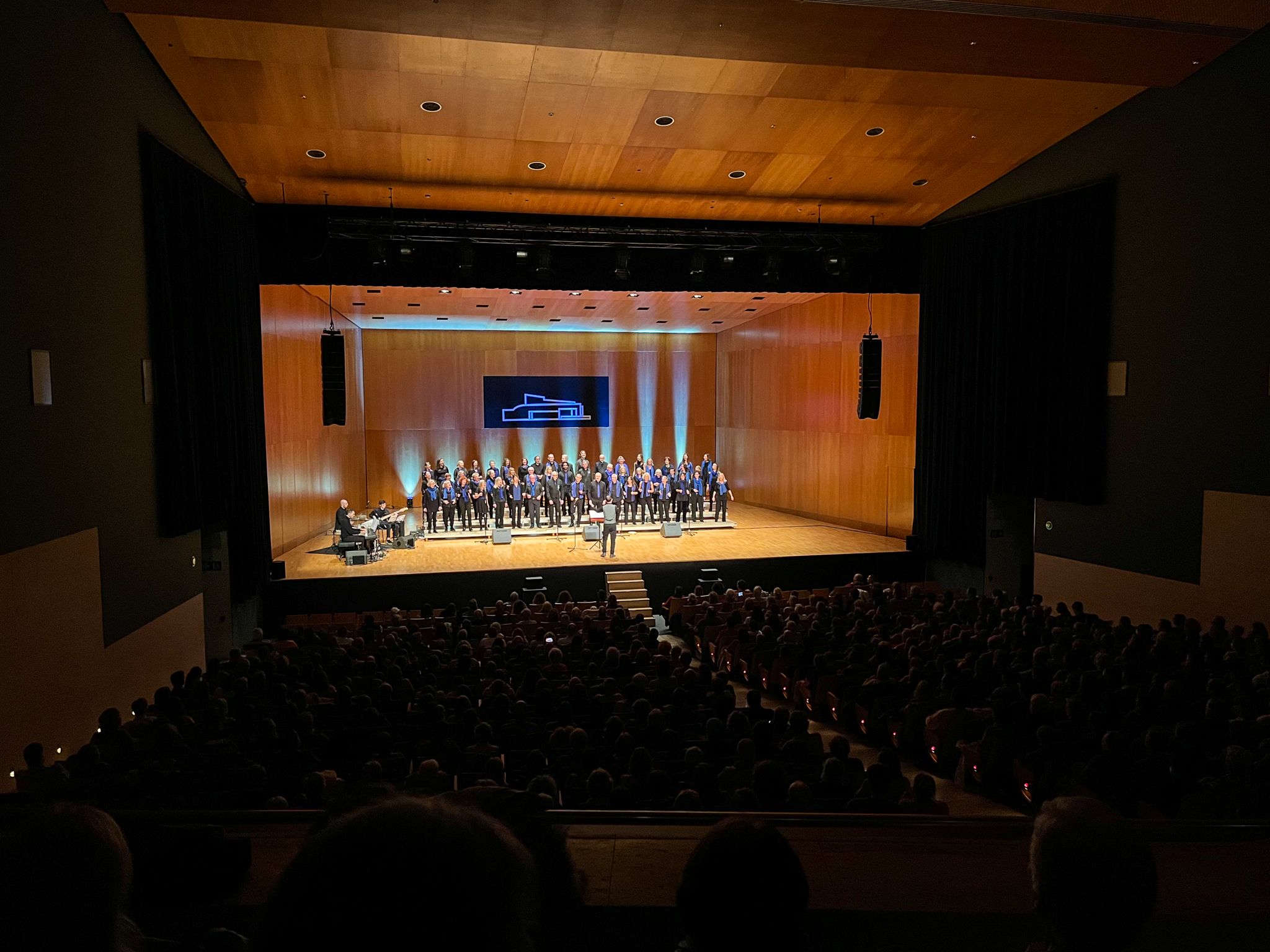 Concert solidari per la Marató de TV3 amb el cor de Gòspel Sant Cugat. FOTO: Ale Gómez