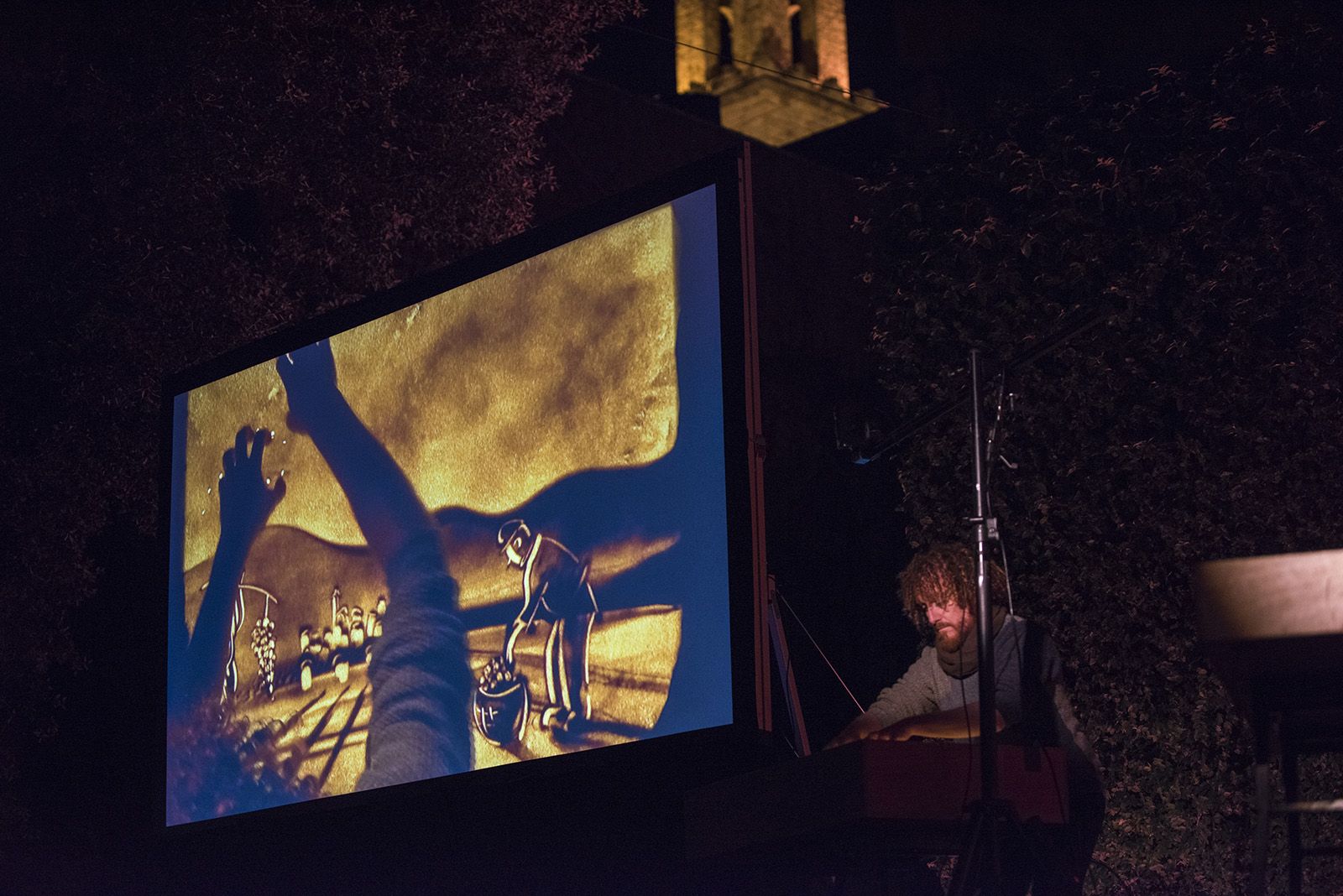 Muxinach i la llum. FOTO: Bernat Millet.